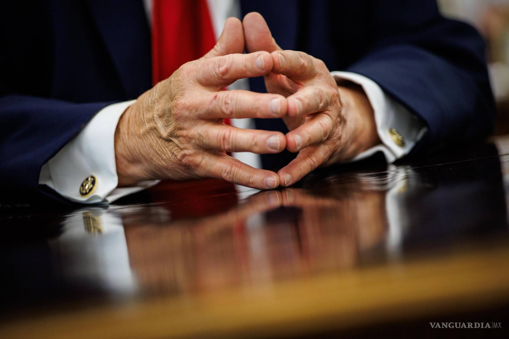 $!Las transacciones privadas vinculadas al proyecto de tungsteno reportaron acciones y comisiones millonarias para los hijos de Trump y del secretario Howard Lutnick.