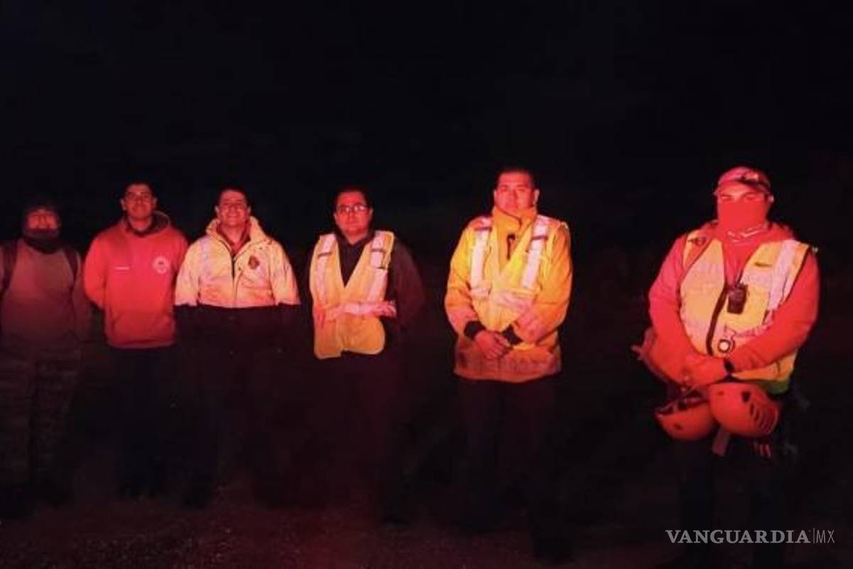 $!Los jóvenes fueron localizados cerca de la medianoche y, tras ser valorados por los rescatistas, se confirmó que no presentaban lesiones de consideración.