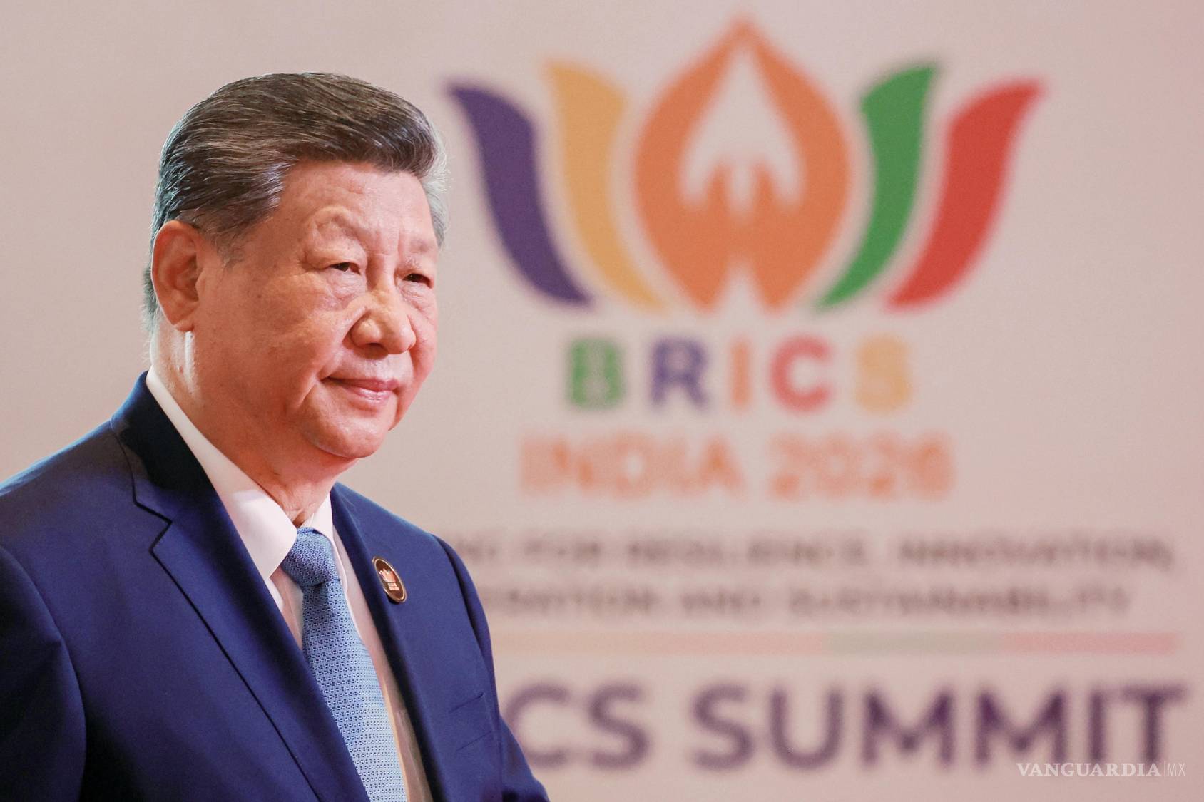 $!El presidente chino, Xi Jinping, llega a la cumbre de los BRICS en Nueva Delhi, India, el sábado 12 de septiembre de 2026.