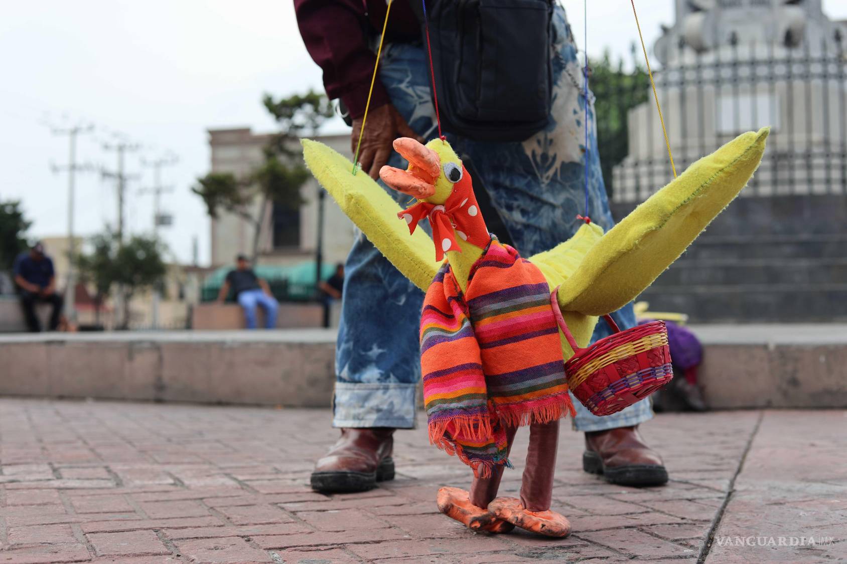 $!Don Daniel ‘El Pitoco’, el titiritero de Saltillo que mantiene viva la magia de Cri Cri y Topo Gigio en el Centro Histórico