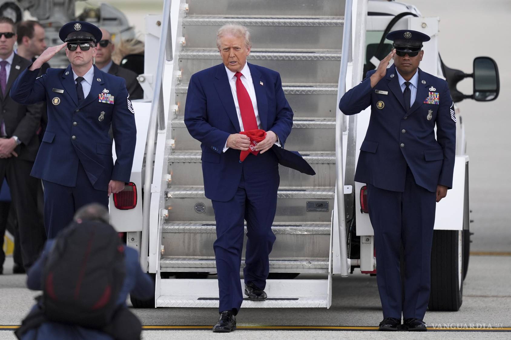 $!A pesar del despliegue oficial, el control del Senado está “cada vez más en juego” mientras los demócratas acumulan fondos récord para sus campañas.