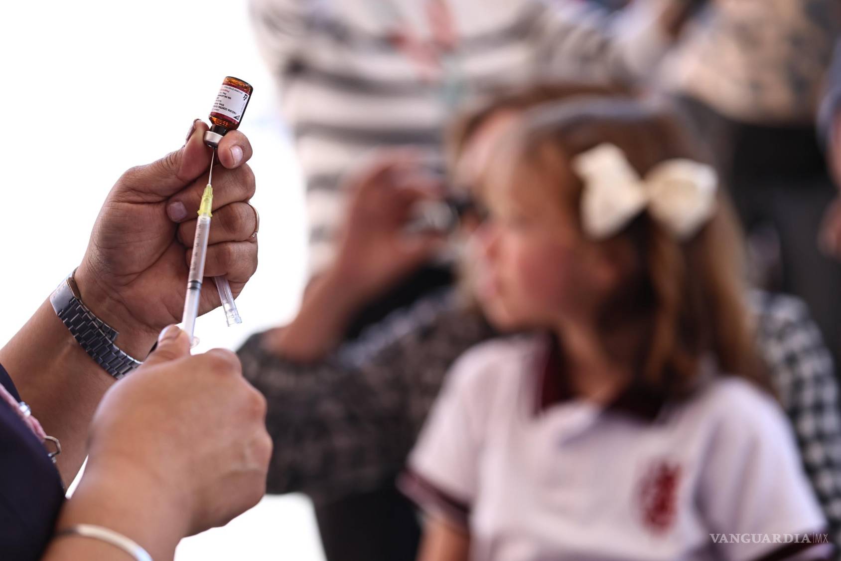 $!Personal de la Jurisdicción Sanitaria número 8 aplicó dosis del esquema básico en un proceso ágil que tomó alrededor de cinco minutos por paciente.