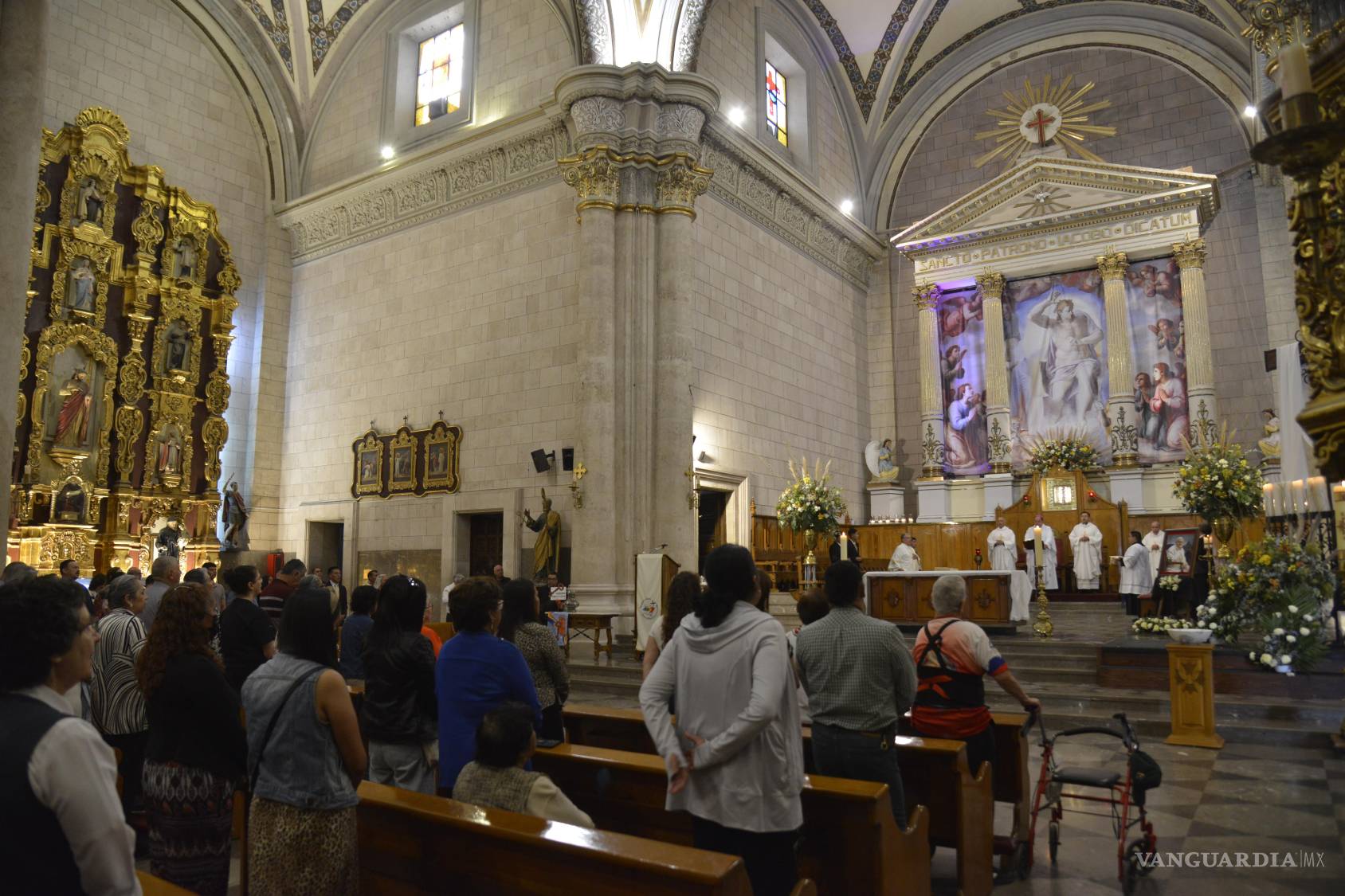 $!En la misa de exequias, el obispo reflexionó sobre el acercamiento del Papa Francisco a los más necesitados.