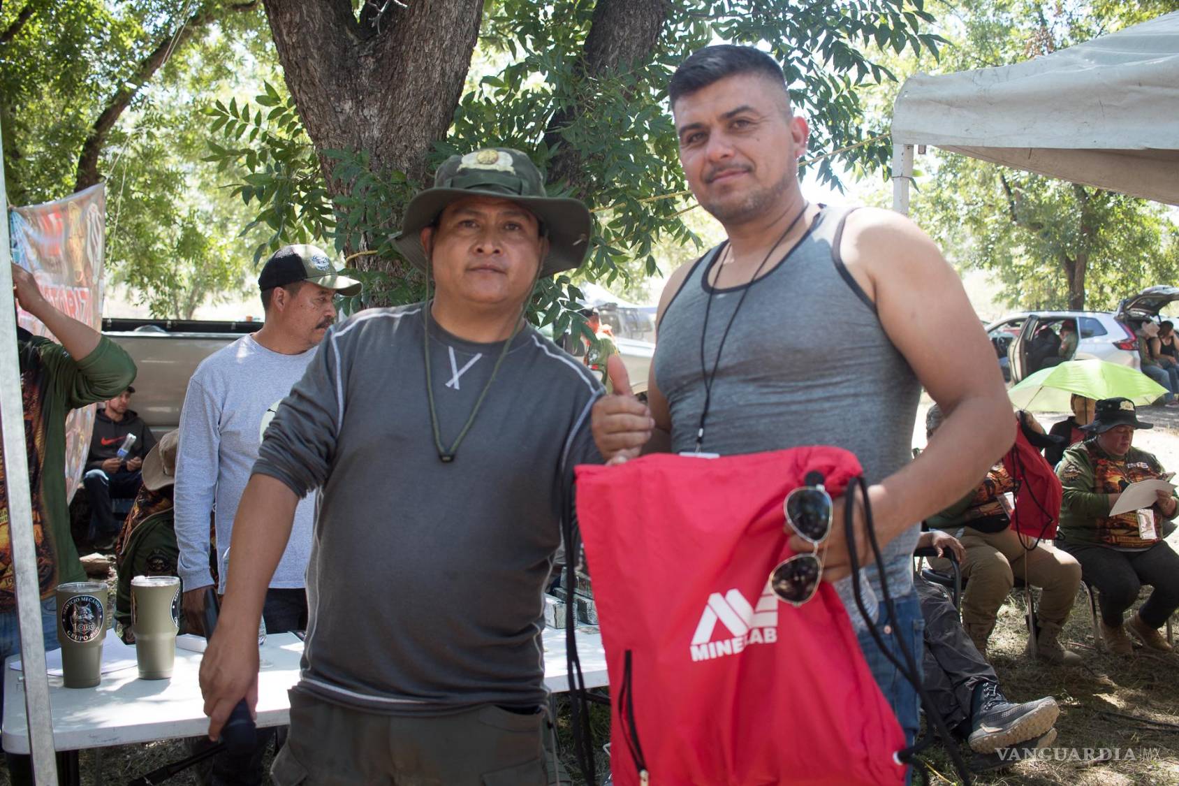 $!Las actividades paralelas incluyeron rifas y entregas de artículos relacionados con una práctica que también sostiene un mercado especializado de accesorios y equipos.