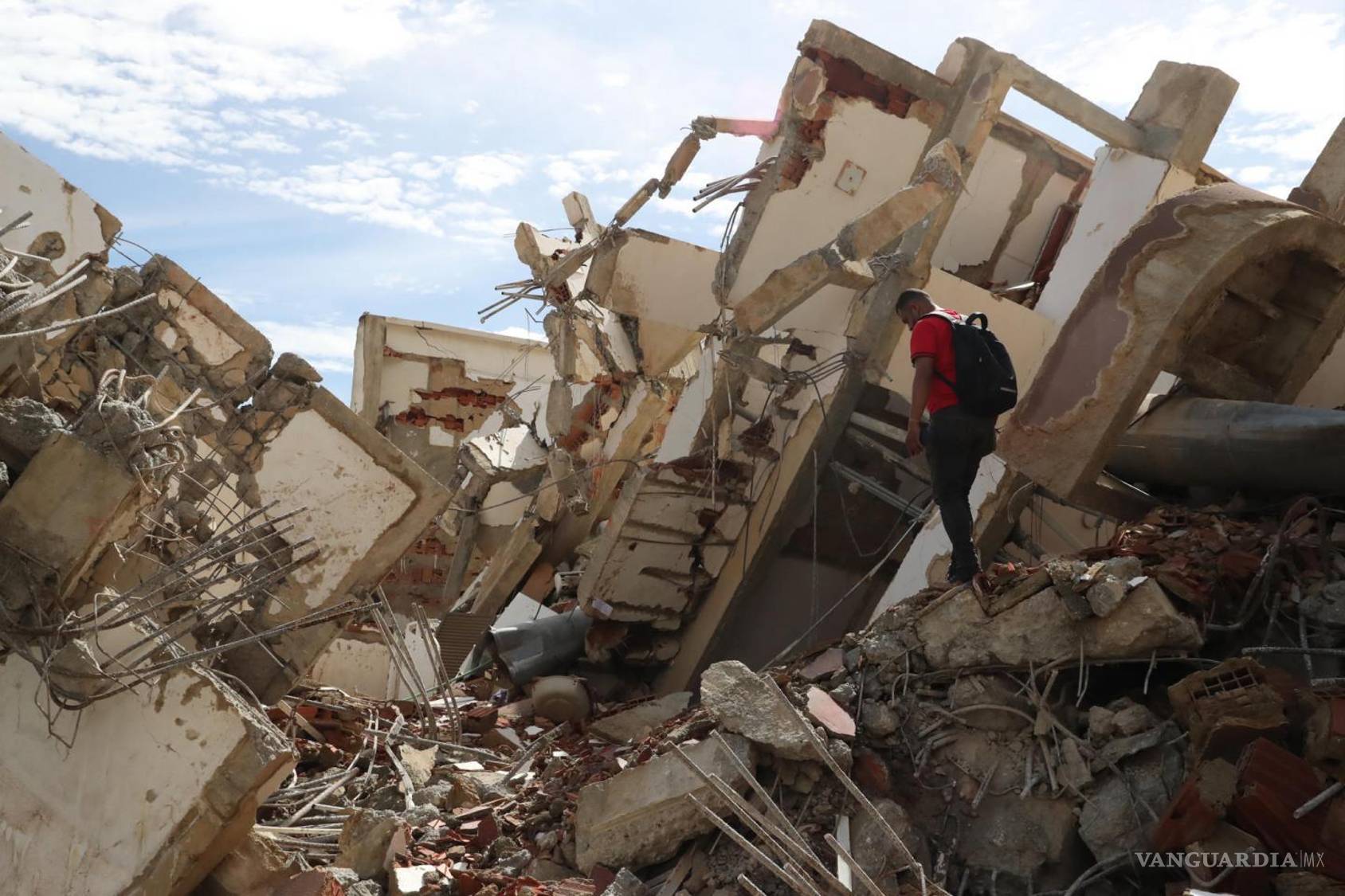 $!El recuento de los fallecidos por el terremoto en Venezuela ha ido en aumento al paso de los días; para el lunes 6 de julio, la cifra era de 3342 personas desaparecidas.