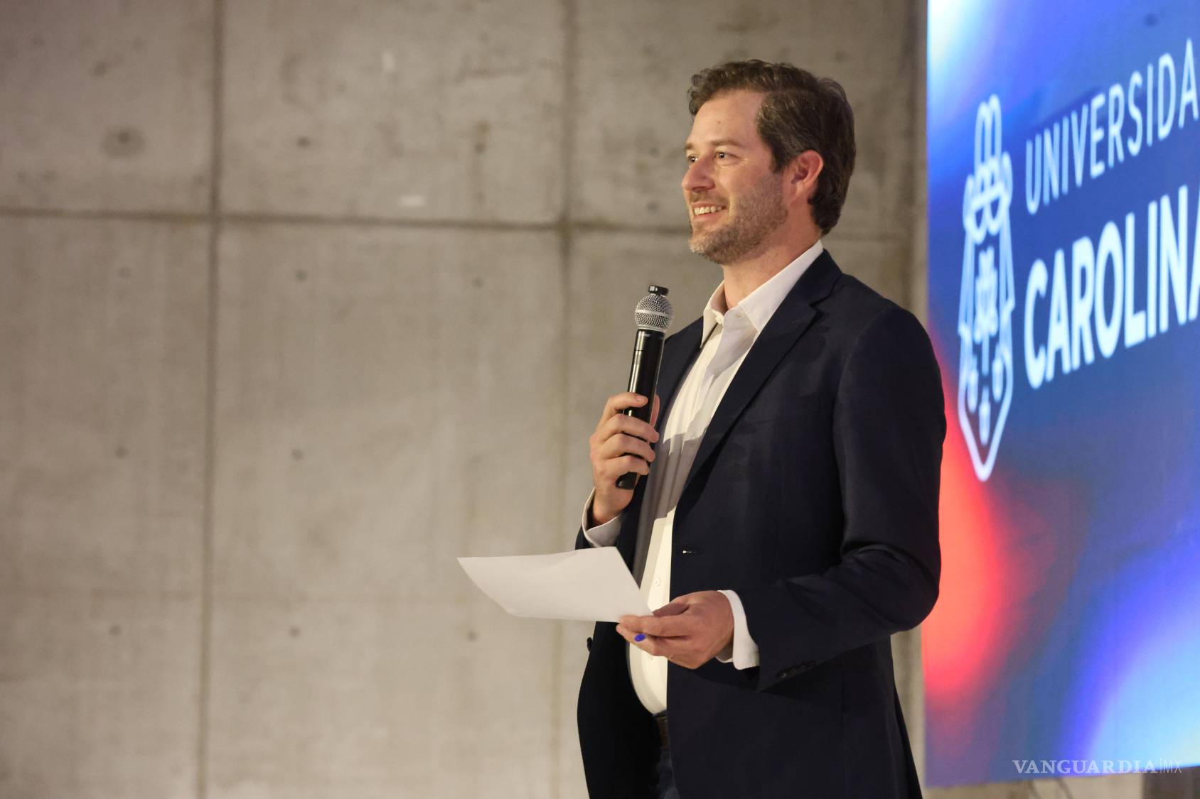 $!Estaban Garza Fishburn dio los detalles del arranque de un proyecto que busca reducir la brecha entre academia e industria. FOTO: HOMERO SÁNCHEZ