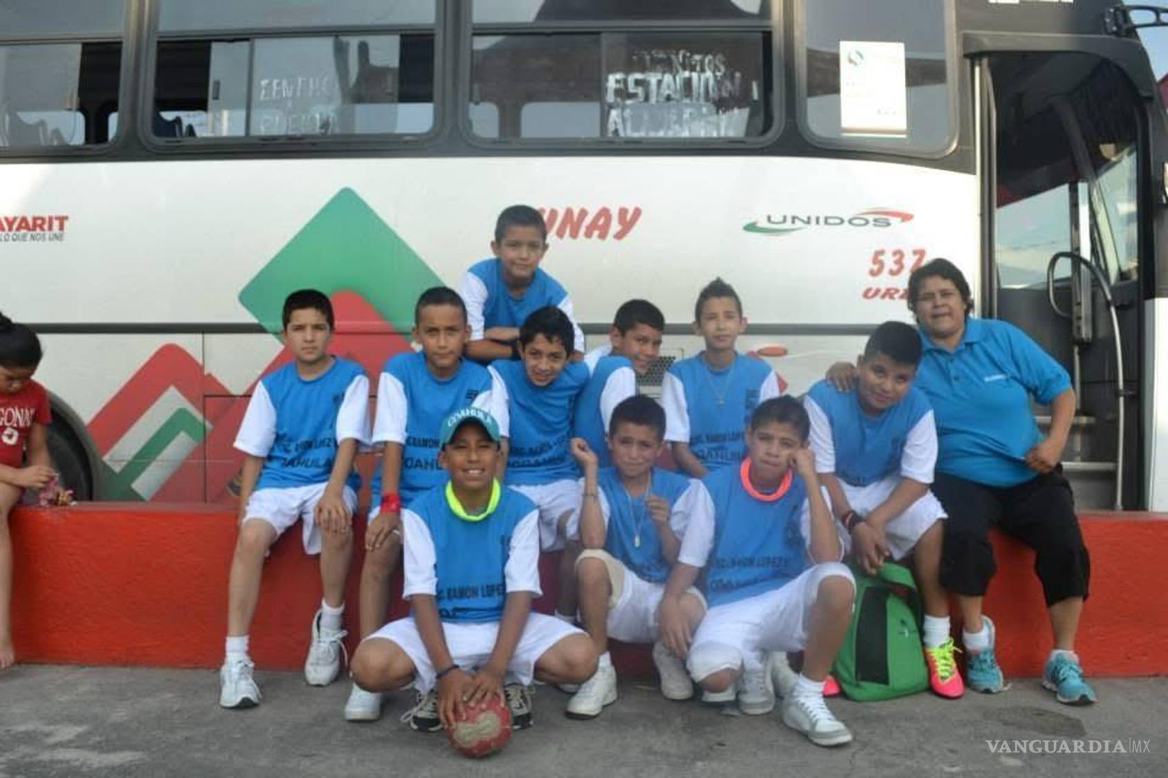 $!Representando a Coahuila, Graciela asistía junto a sus estudiantes a encuentros deportivos.