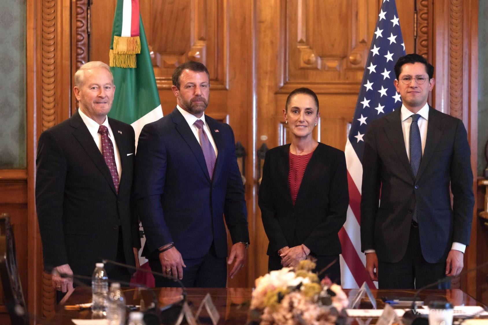 $!Claudia Sheinbaum Pardo, Markwayne Mullin, Secretario del Departamento de Seguridad Interior de EU, Roberto Velasco, secretario de RE y Ronald Douglas Johnson, embahador de EU en México.