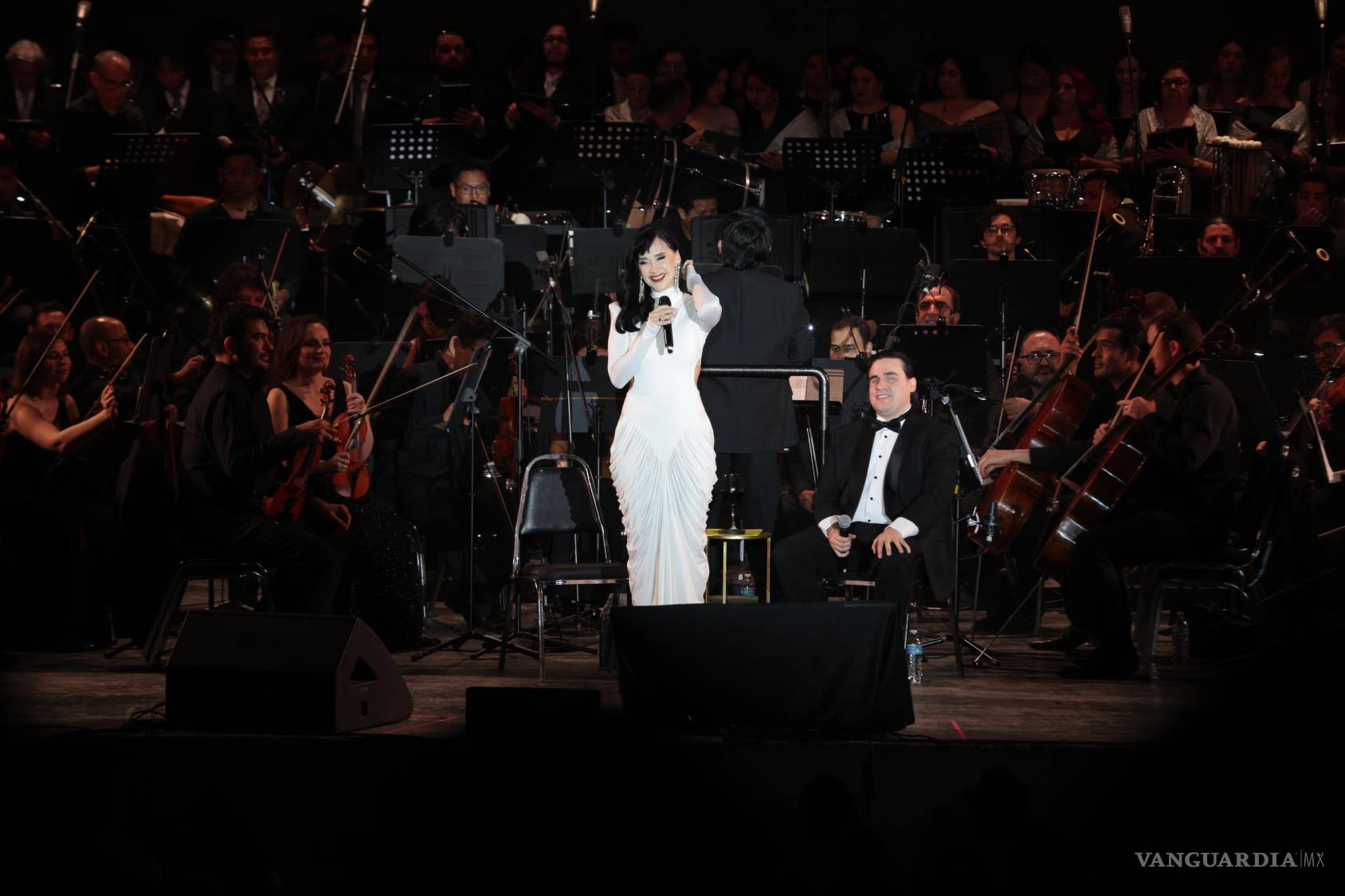 $!Susana Zabaleta interpretó “Colores en el viento”, tema de la película “Pocahontas”.