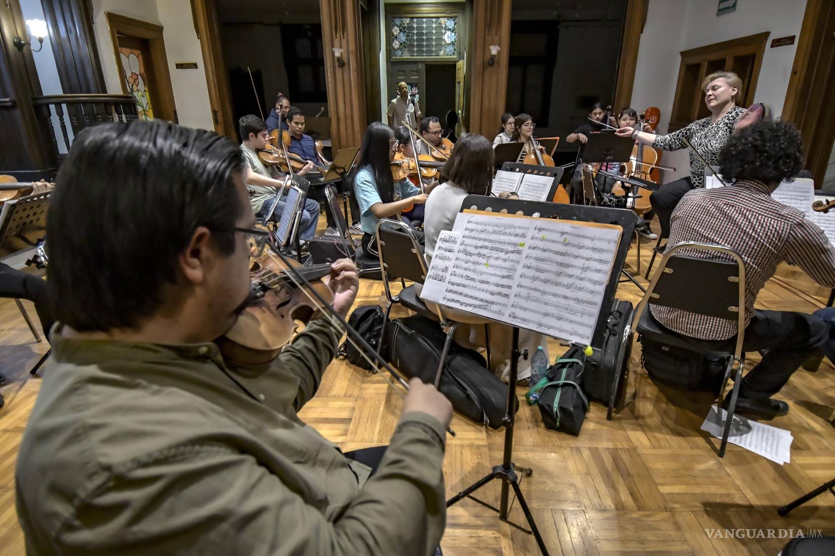 $!La orquesta Metropolitana de Saltillo vuelve al Museo de las aves con un concierto a la italiana