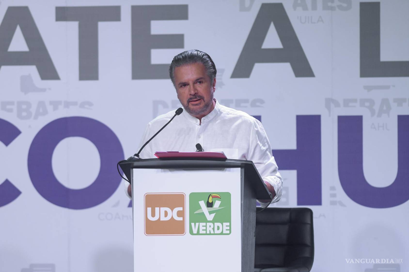 $!Candidatos Coahuila: ¿Mantener o quitar las vallas alrededor de Palacio de Gobierno?