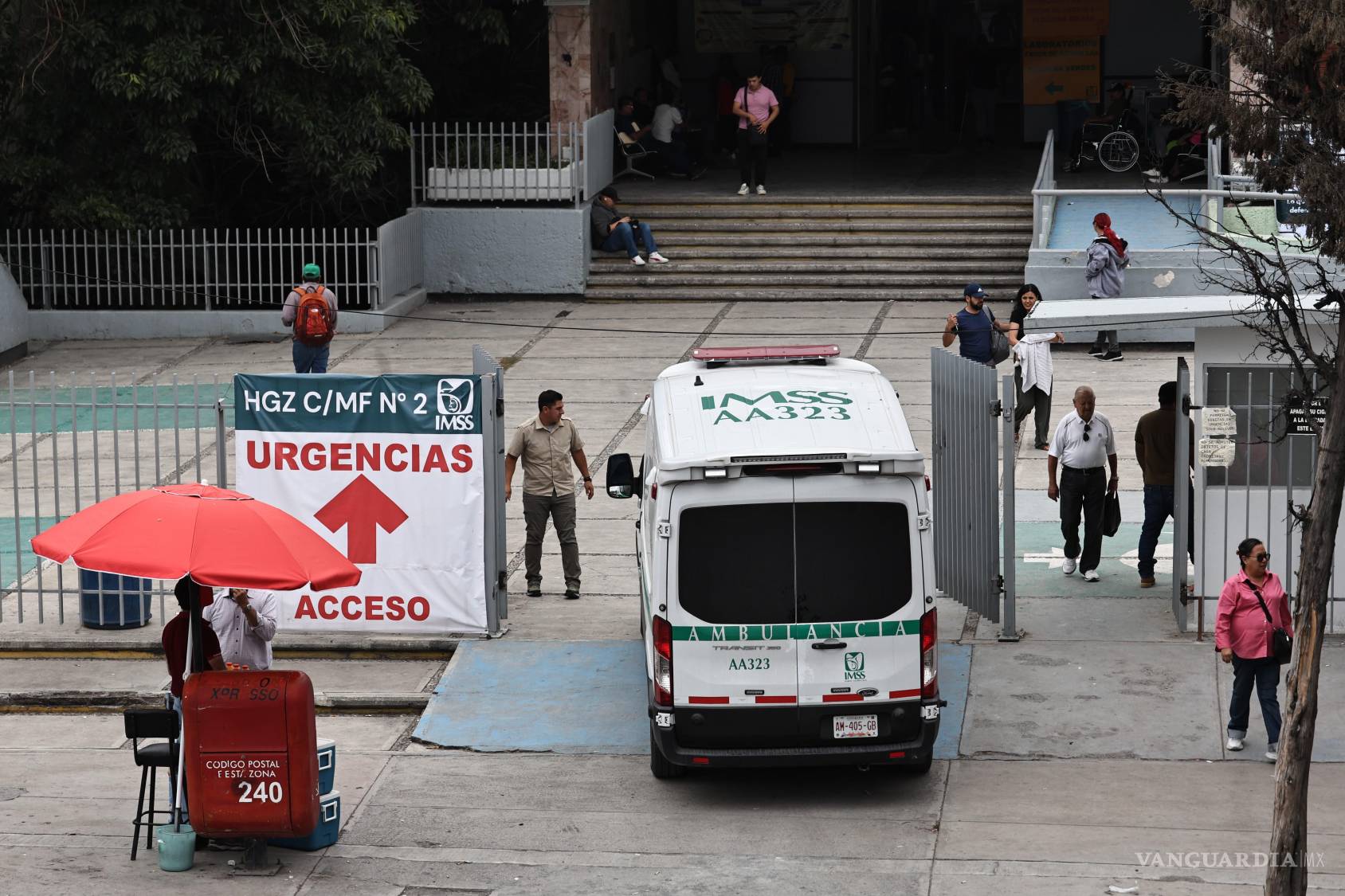 $!En la Clínica Número 2 del IMSS, ubicada en el Blvd. Venustiano Carranza, el área de Urgencias se encuentra en remodelación. Por lo tanto, ahora el área de Urgencias está situada en la entrada principal.