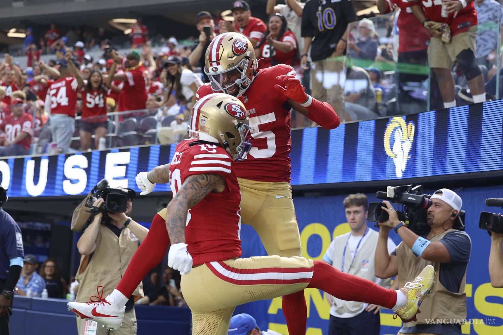 $!Pese a haber perdido, los 49ers continúan buscando mejorar su récord en la NFL.