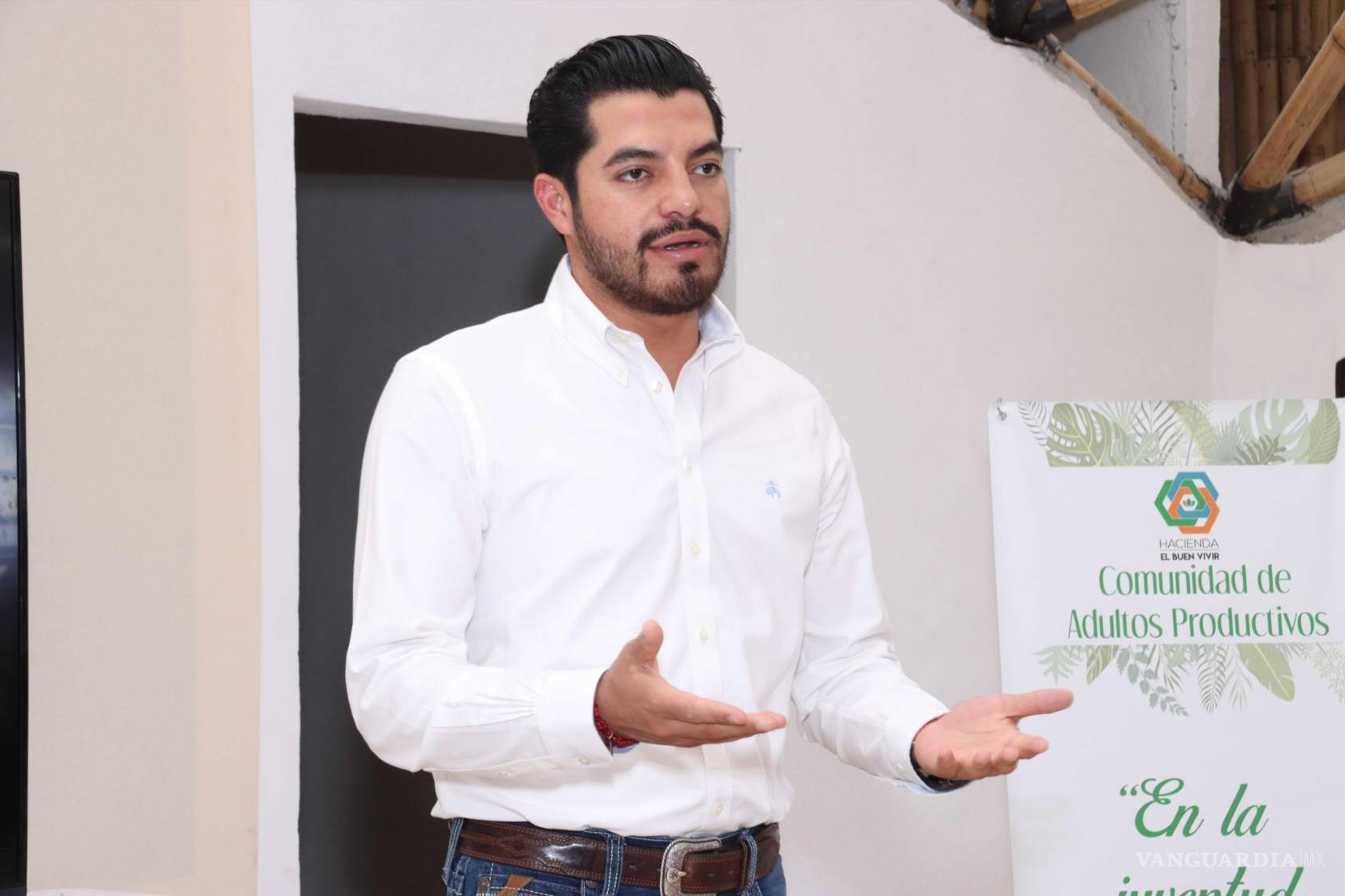 $!Ramiro Durán García alcalde de Arteaga, destacó la importancia de aprender de los adultos.