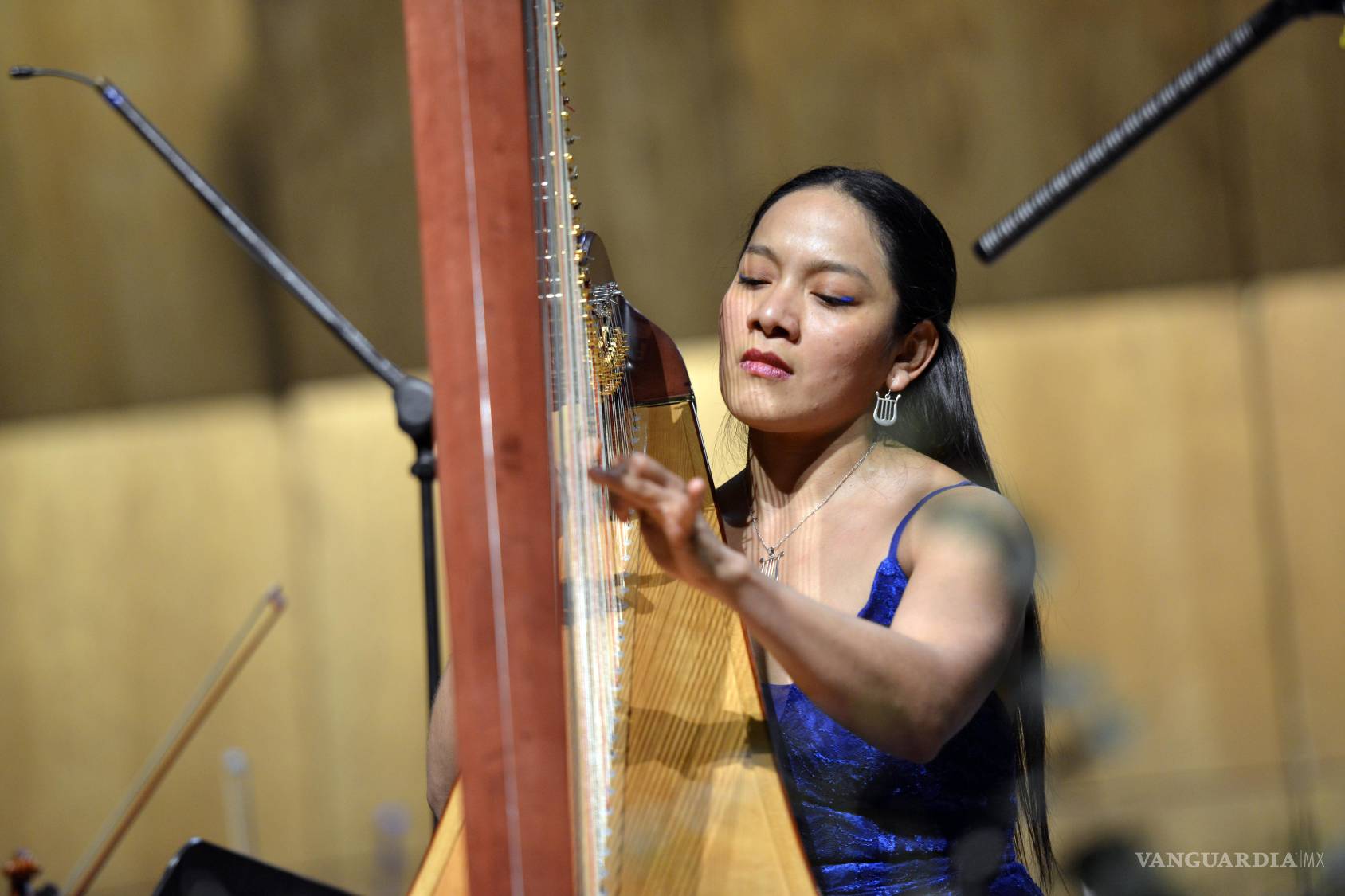 $!Con arpa e historia se realiza el tercer concierto de temporada de la Orquesta Filarmónica del Desierto