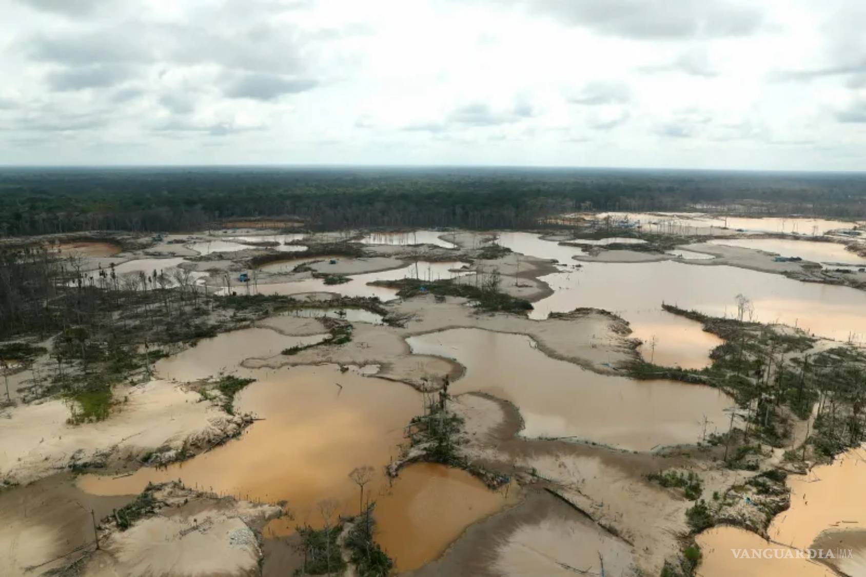 $!La selva peruana devastada por los mineros de oro es visible en Madre de Dios, Perú, el 5 de marzo de 2019.