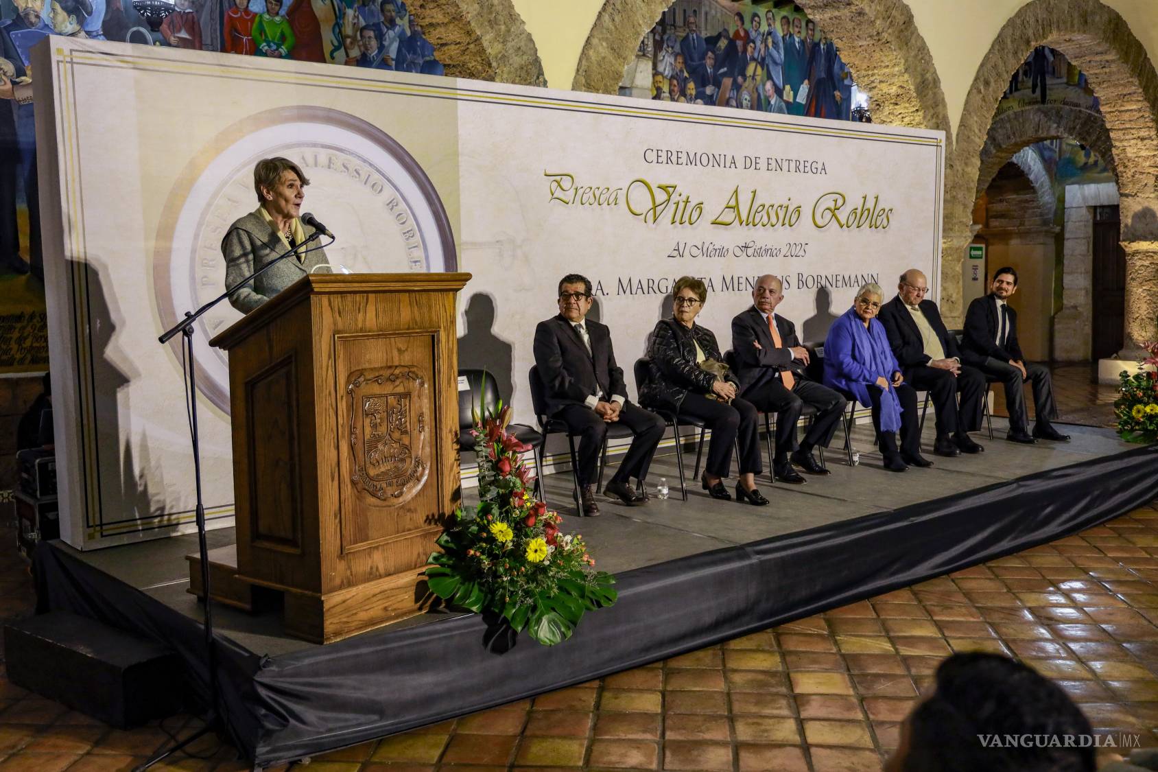 $!Entregan la Presea Vito Alessio Robles a la historiadora Margarita Menegus Bornemann