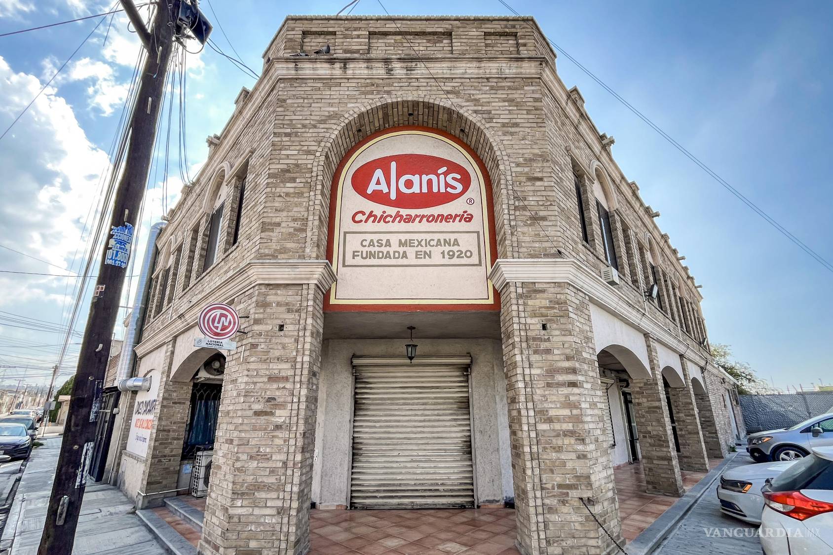 $!Las 3 sucursales de la ciudad de Chicharrón Alanís cerraron sus puertas, debido a estrategia de ventas, según los directivos de la centenaria empresa saltillense.