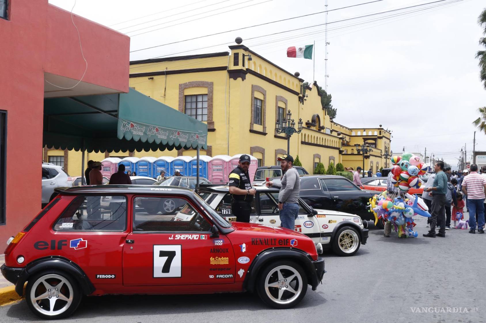 $!Hay vehículos que cuestan entre 1 y 2 millones de pesos, debido a que se van encareciendo porque hay menos en circulación o hay más gusto por poseerlo.