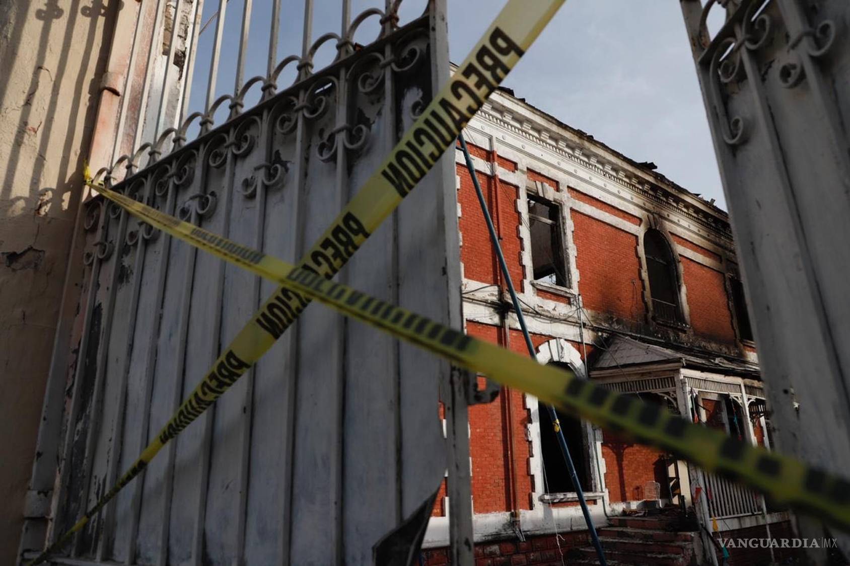 $!Tragedia en Saltillo... terrible incendio destruye la histórica Casa Alameda