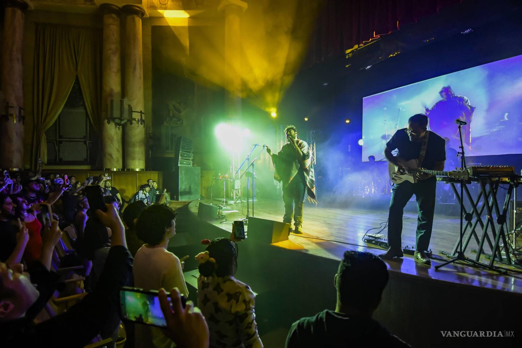 $!La banda tapatía Porter se presentó en el Paraninfo del Ateneo ante un lleno total.
