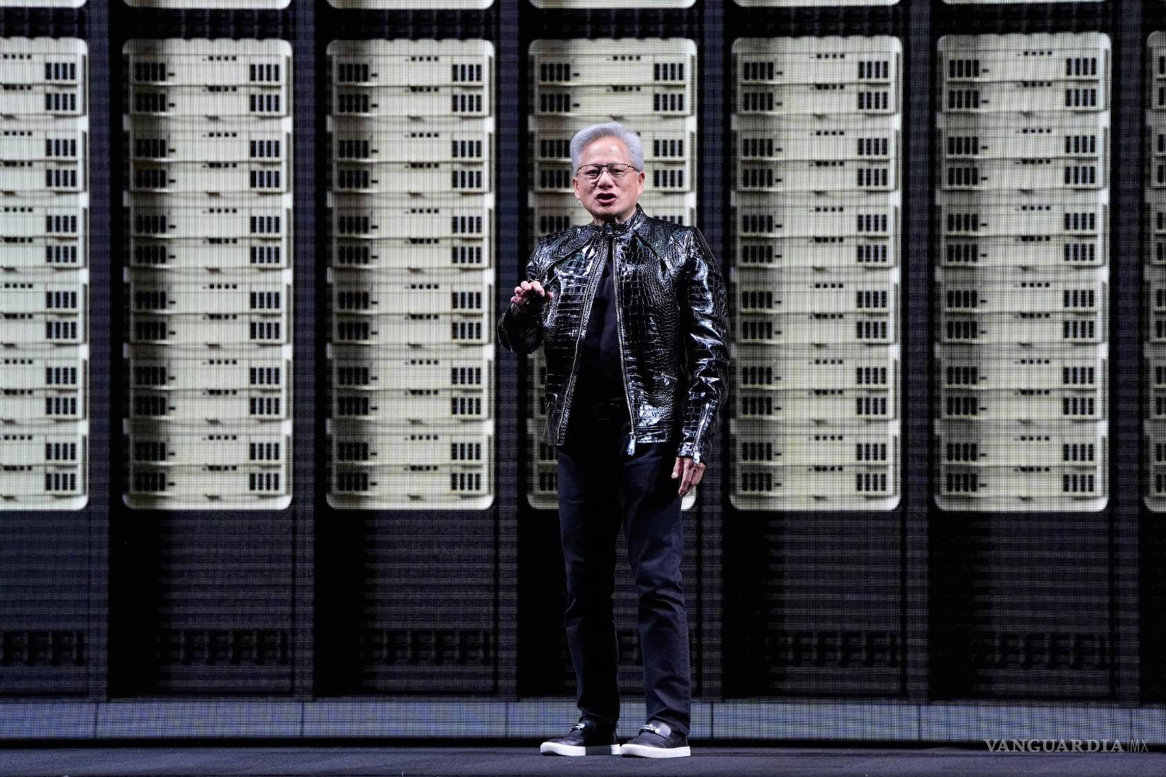 $!El fundador y director ejecutivo de Nvidia, Jensen Huang, habla sobre la plataforma de supercomputación de IA NVIDIA Rubin durante una conferencia de prensa de Nvidia previa a la feria tecnológica CES, el lunes 5 de enero de 2026 en Las Vegas.