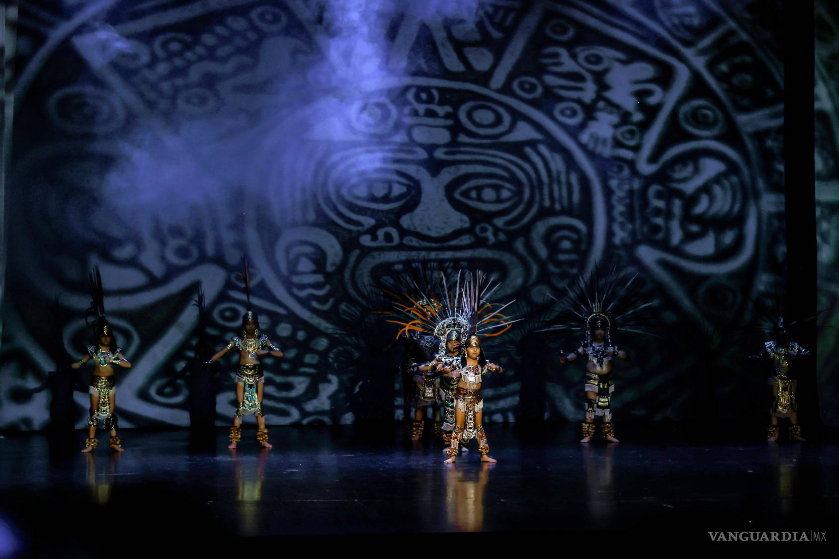 $!Celebran gala del Ballet Folklórico Xochipitzahuatl del Colegio Nicolás Bravo de Saltillo