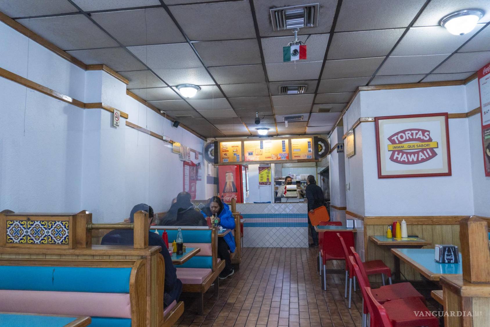 $!Su decoración te transporta en el tiempo a la década de 1980.