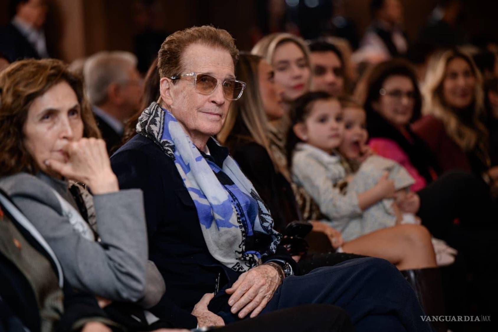 $!Familiares, compañeros, amigos y autoridades se reunieron para celebrar con Torres.