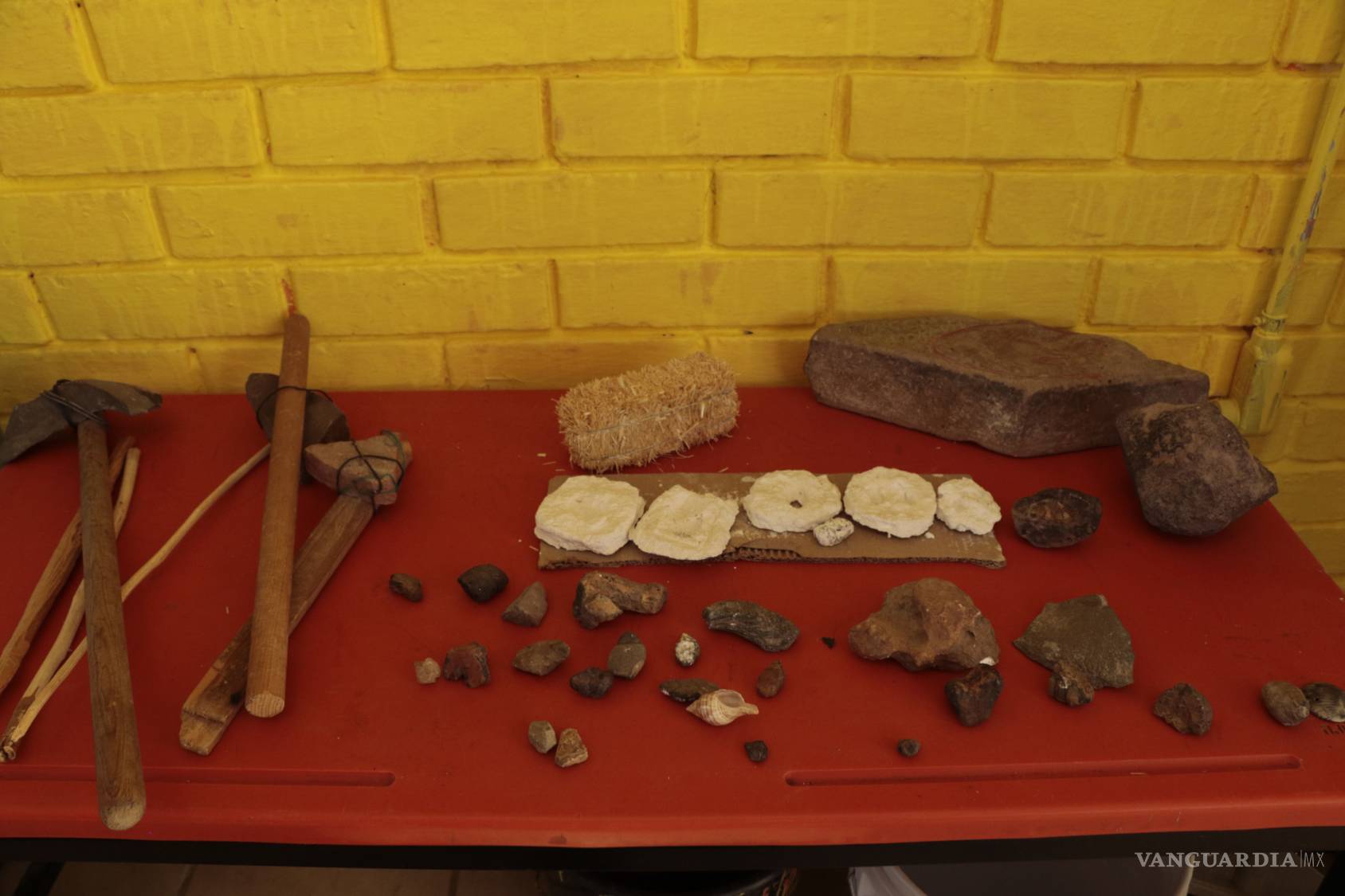 $!El hombre que da vida a los dinosaurios