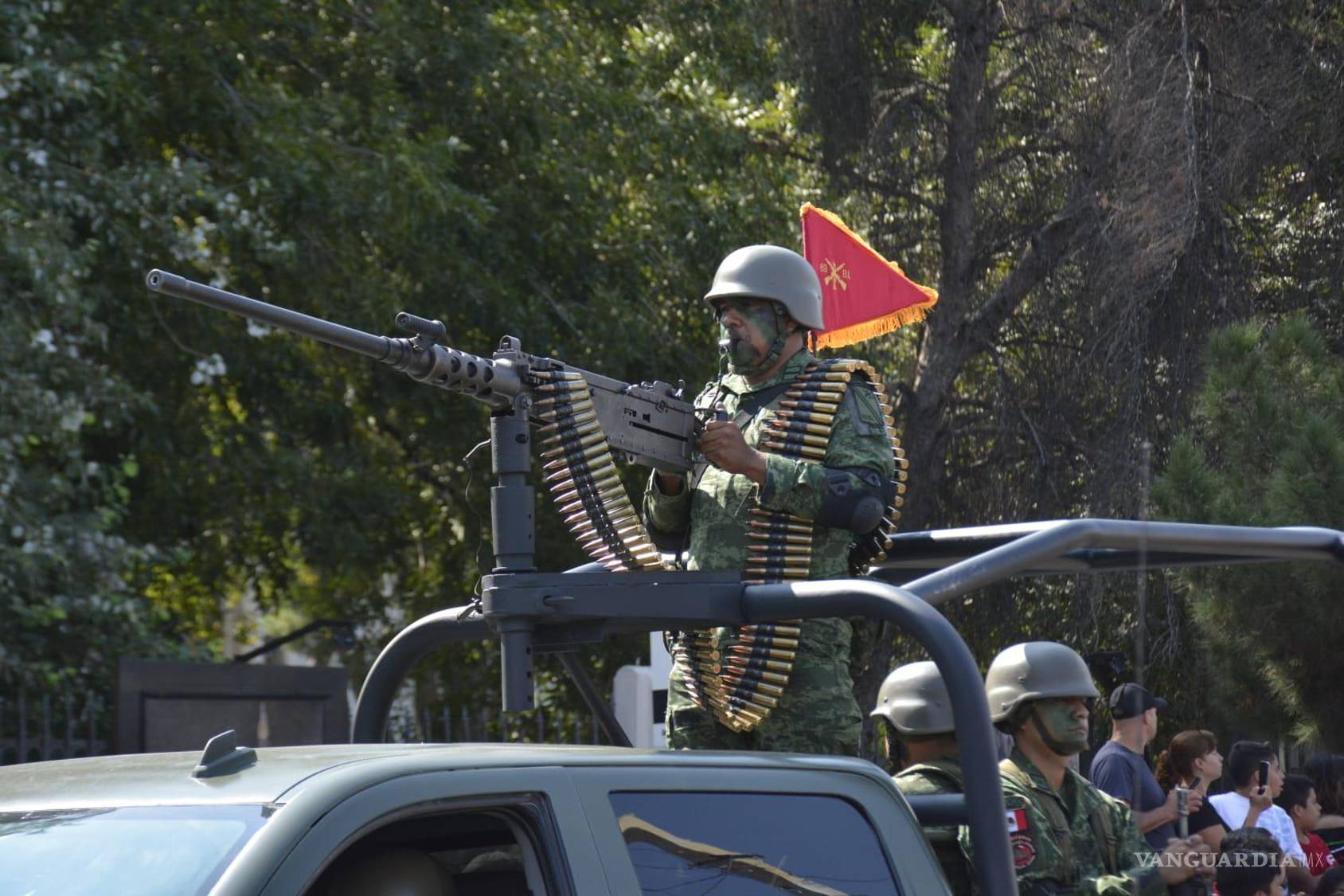 $!Un gran despliegue de armamento se vio en el sitio.