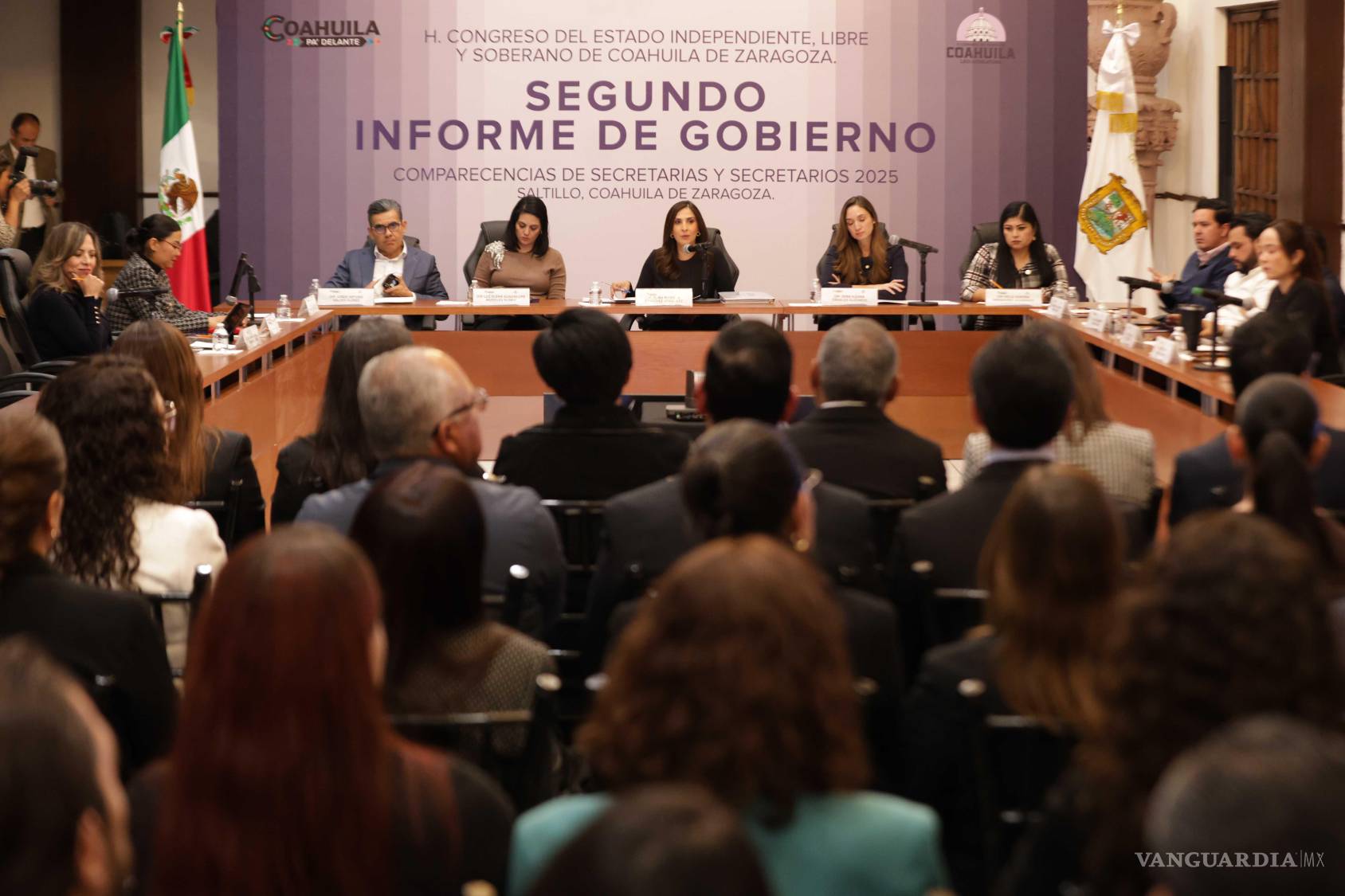 $!Secetario estatales acudieron al Congreso del Estado para presentar resultados del segundo año de administración.