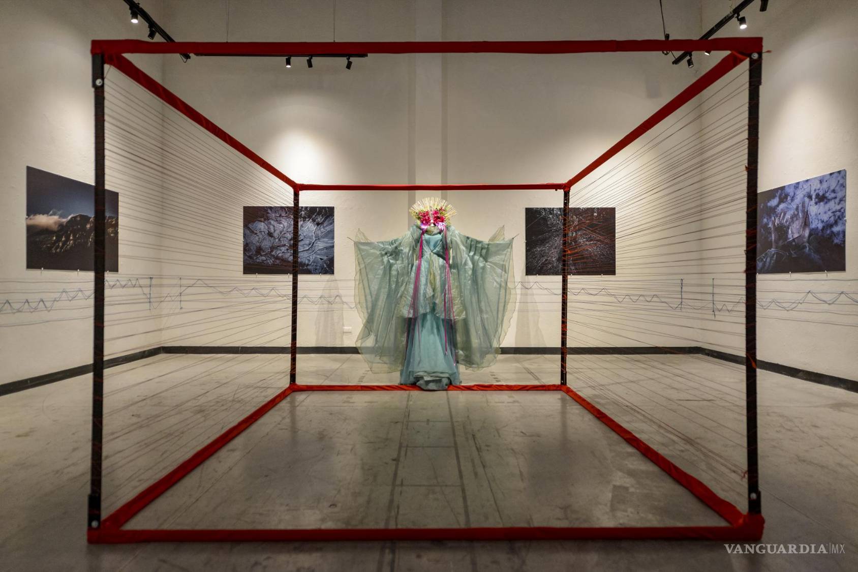 $!La expo cuenta con una instalación interactiva inspirada por el mismo performance.