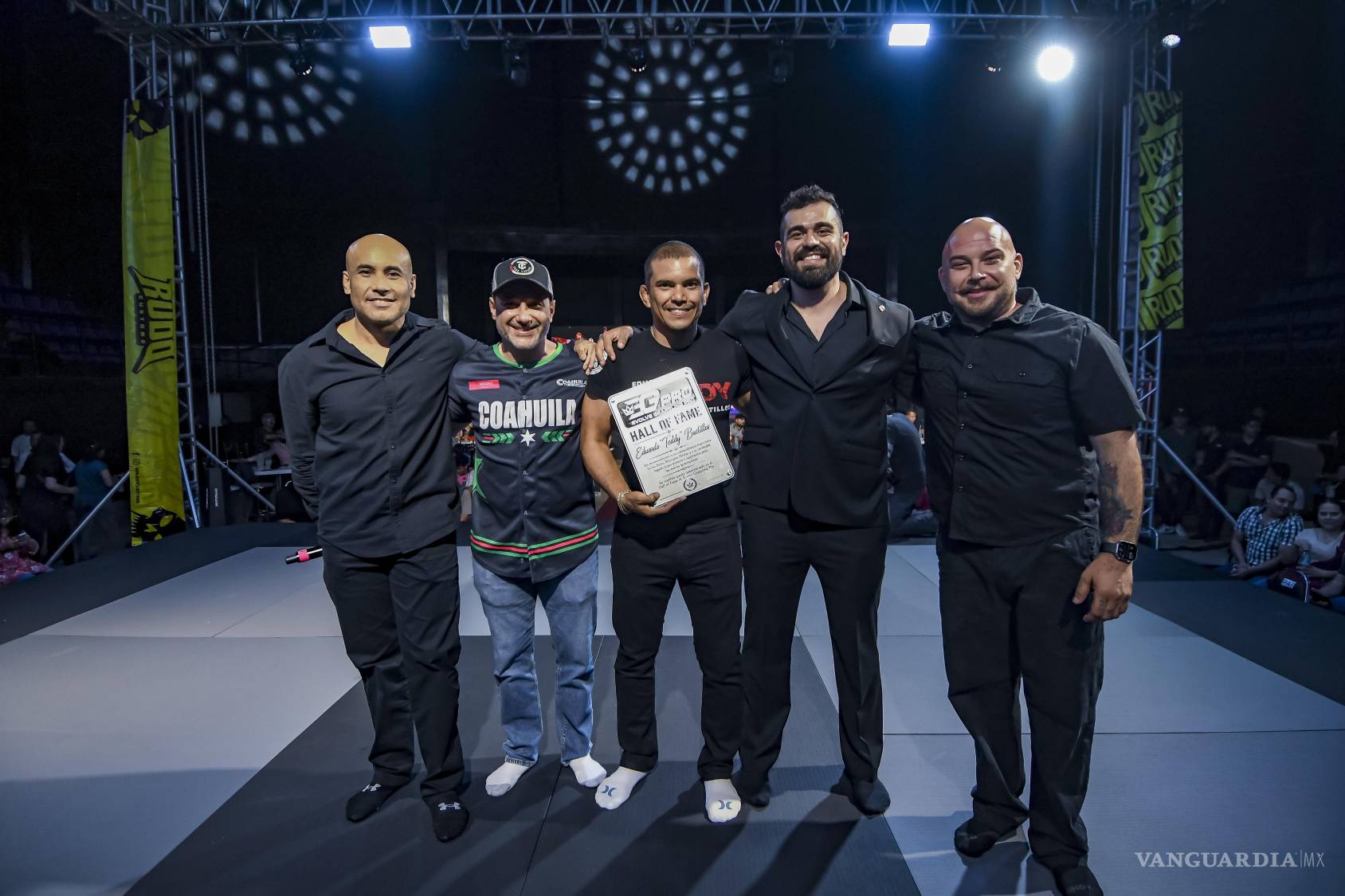$!El homenaje a Teddy Bustillos reunió a alumnos, colegas y aficionados que reconocieron su legado dentro y fuera del tatami.