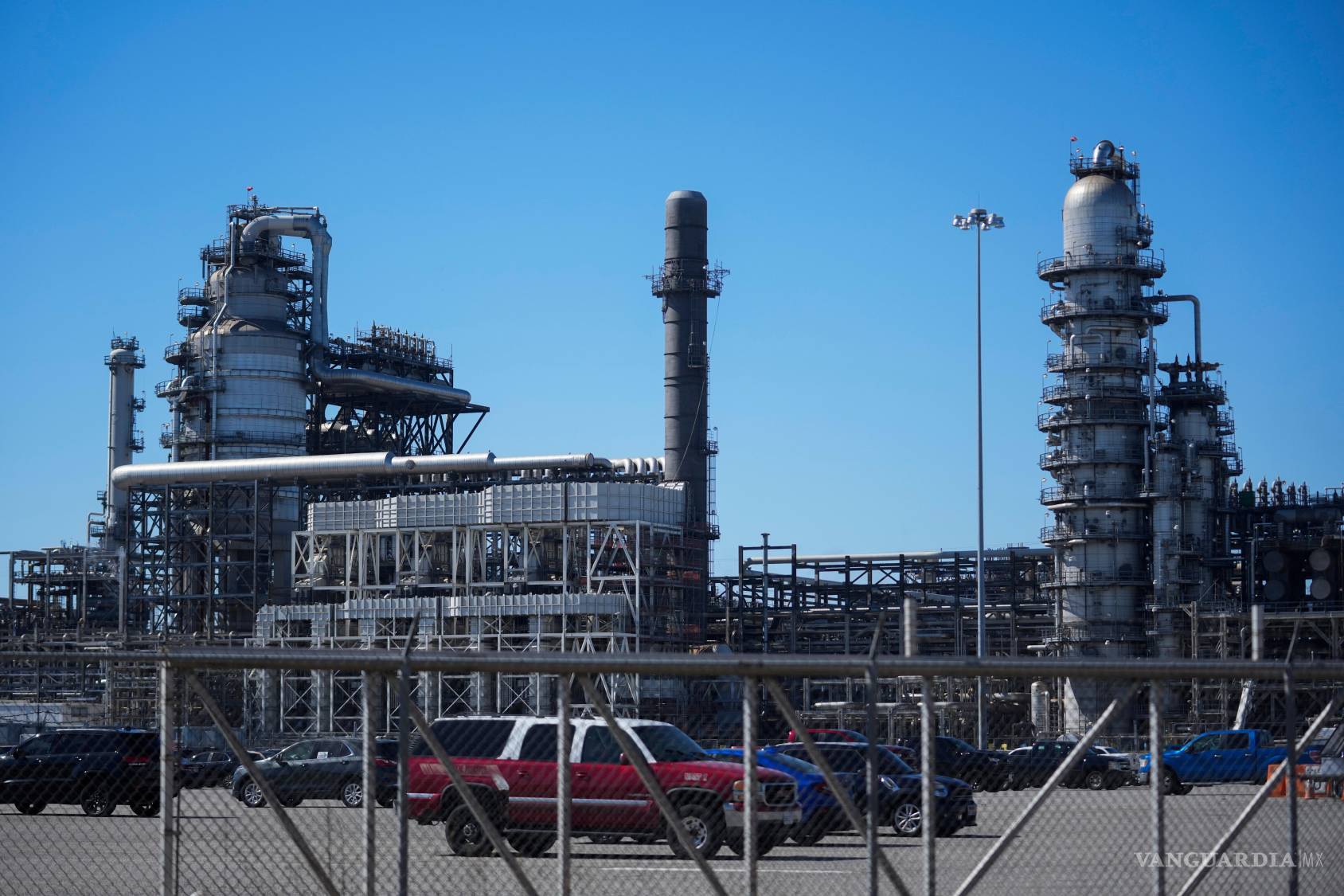 $!La refinería BP Whiting el lunes 9 de marzo de 2026, en Indiana, EU.