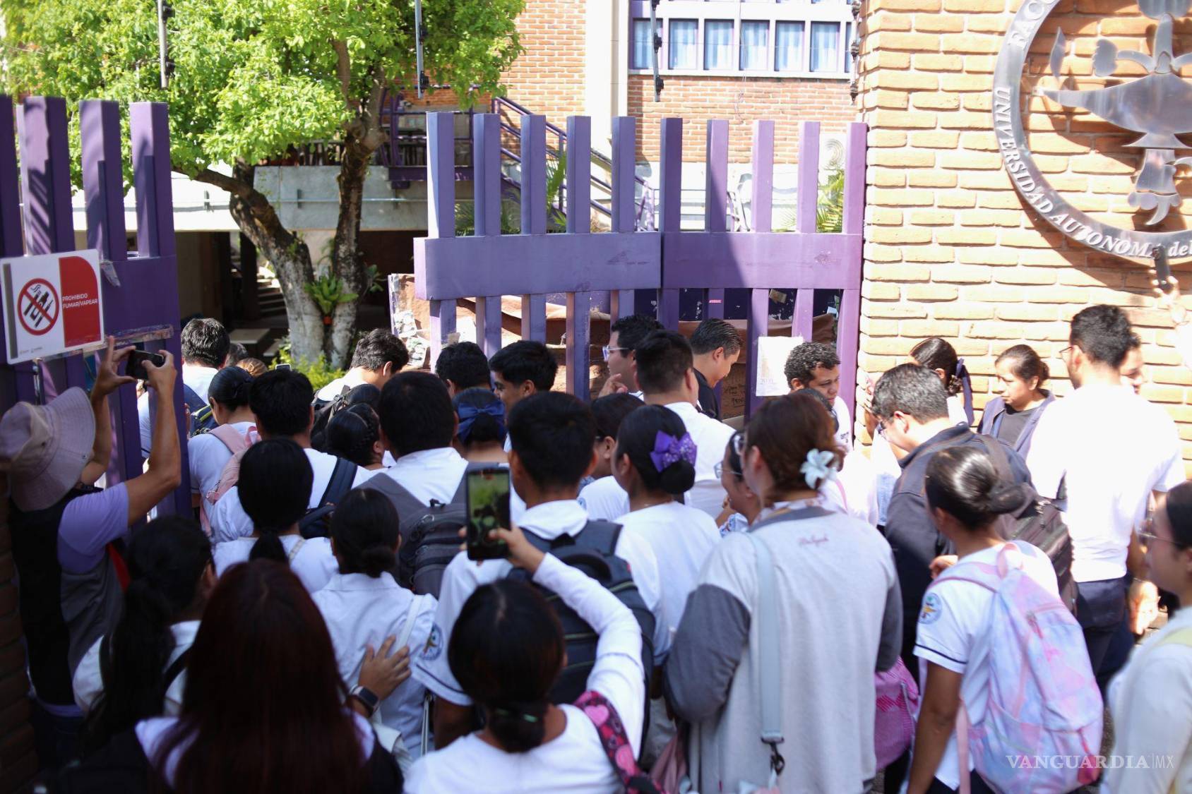 $!Las instalaciones de la UAEM fueron tomadas en protesta luego de los feminicidios de Kimberly Joselin Ramos Beltrán y de Karol Toledo Gómez.