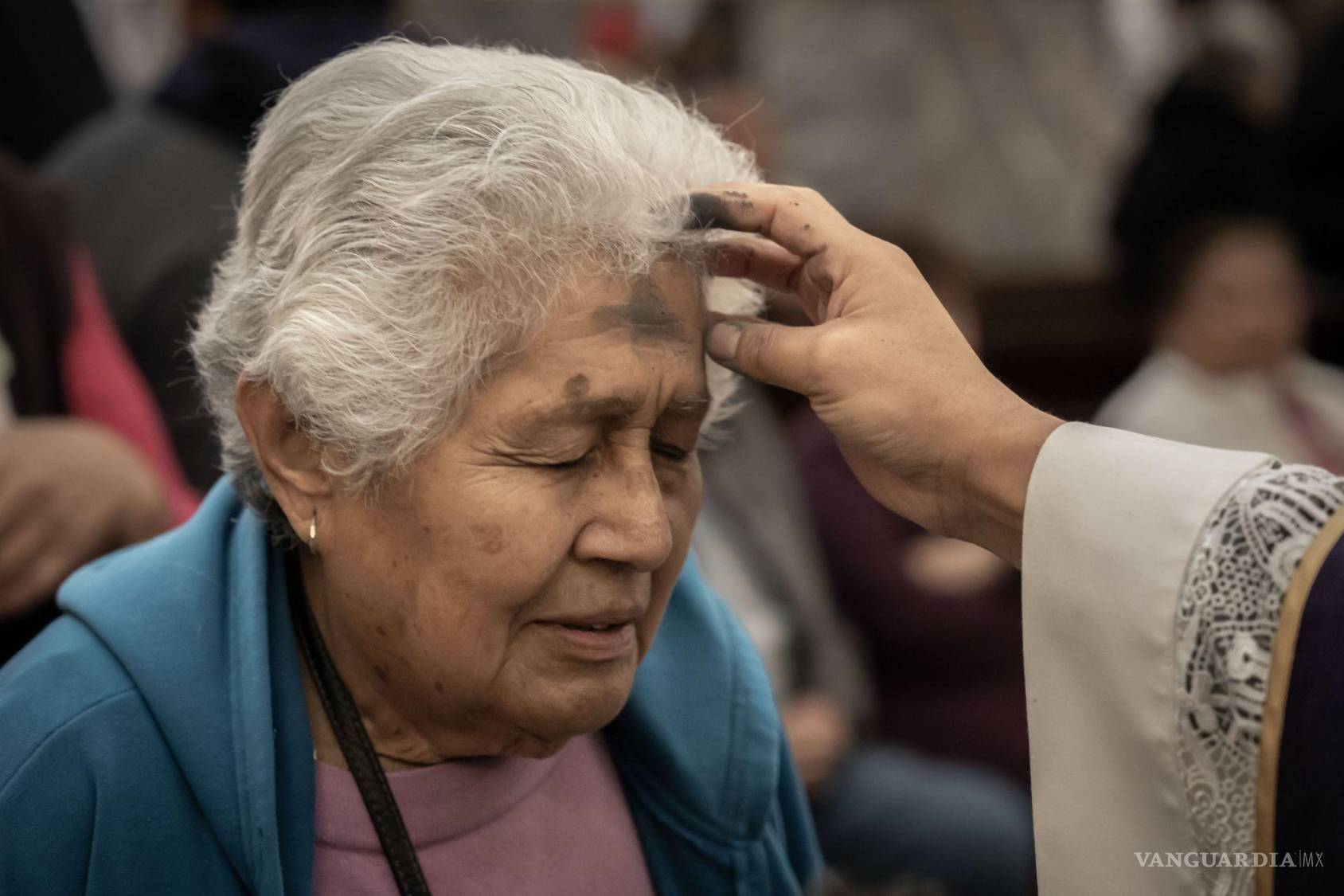 $!Católicos del país celebran el miércoles de cenizas.