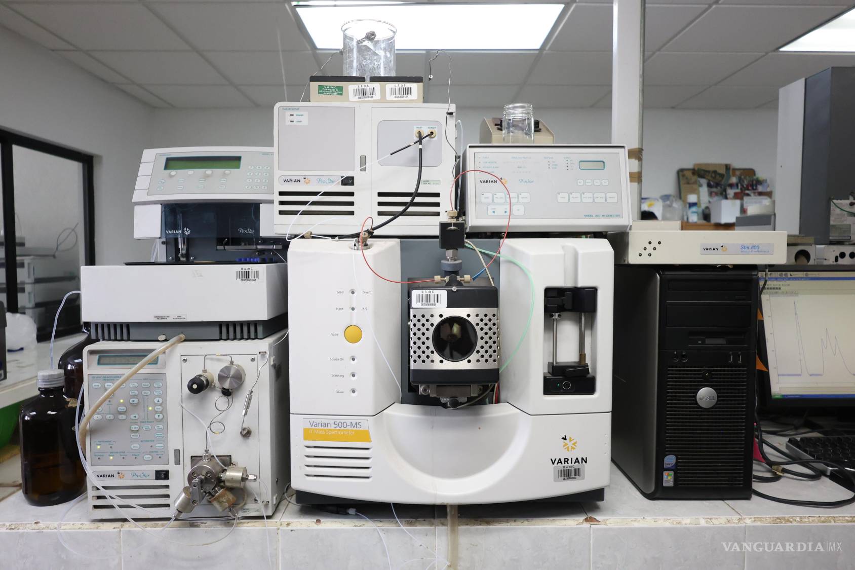 $!Equipo de espectrometría de masas y análisis cromatográfico utilizado por la UAdeC para el desarrollo del sanitizante natural patentado.