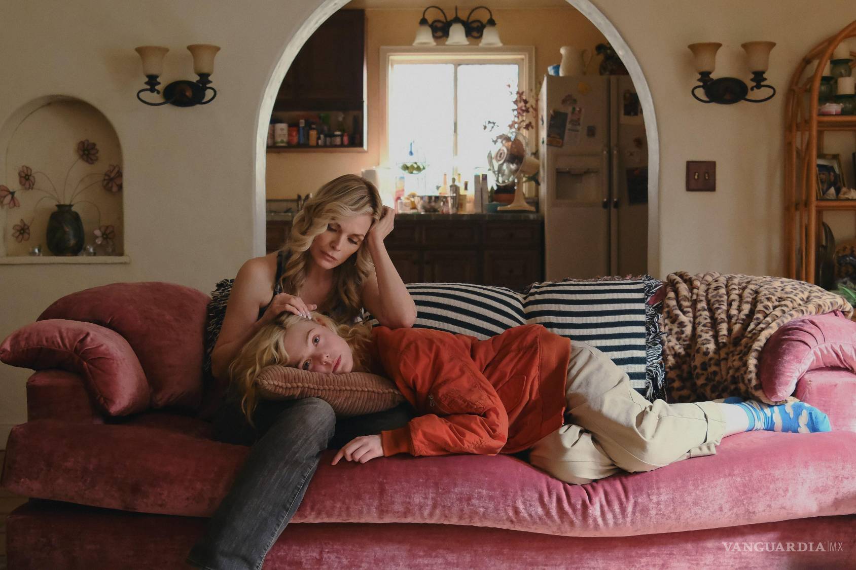 $!‘Es muy fácil juzgar a alguien que está en OnlyFans’: Michelle Pfeiffer y Elle Fanning vuelven juntas a la pantalla a como madre e hija