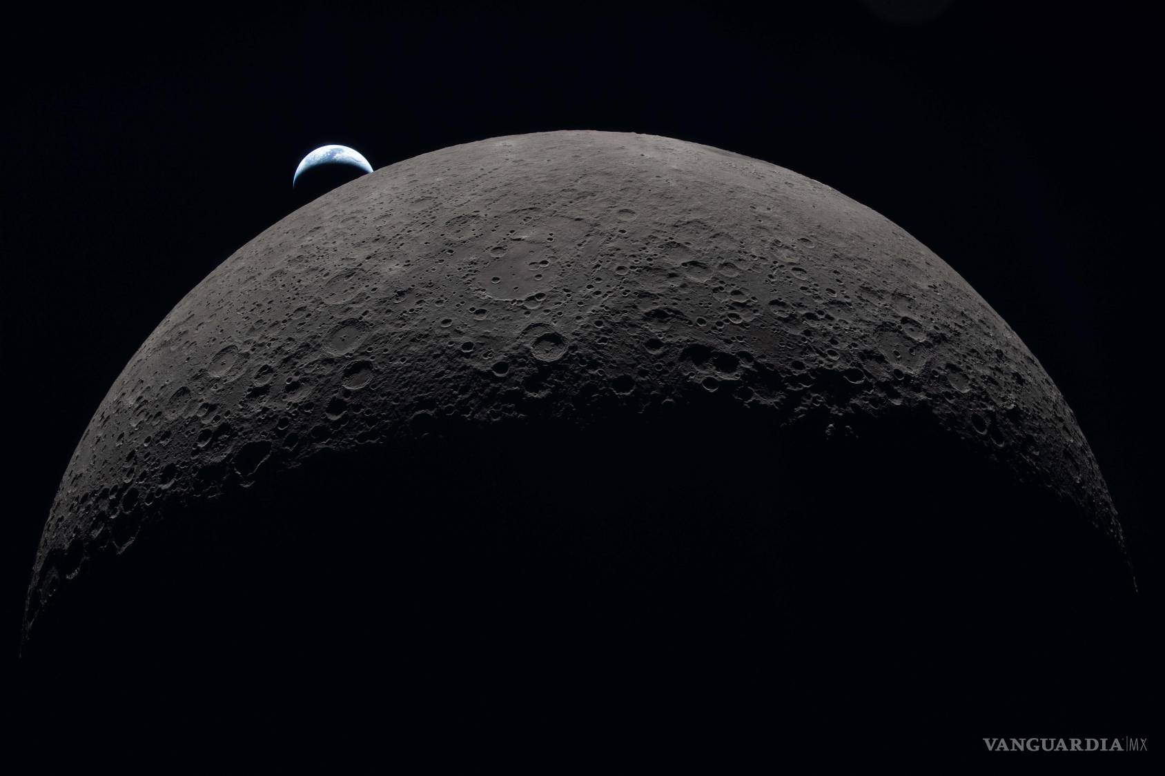 $!En esta imagen proporcionada por la NASA, la tripulación de Artemis II capturó esta vista mientras la Tierra se oculta tras la Luna durante un sobrevuelo lunar, el lunes 6 de abril de 2026.