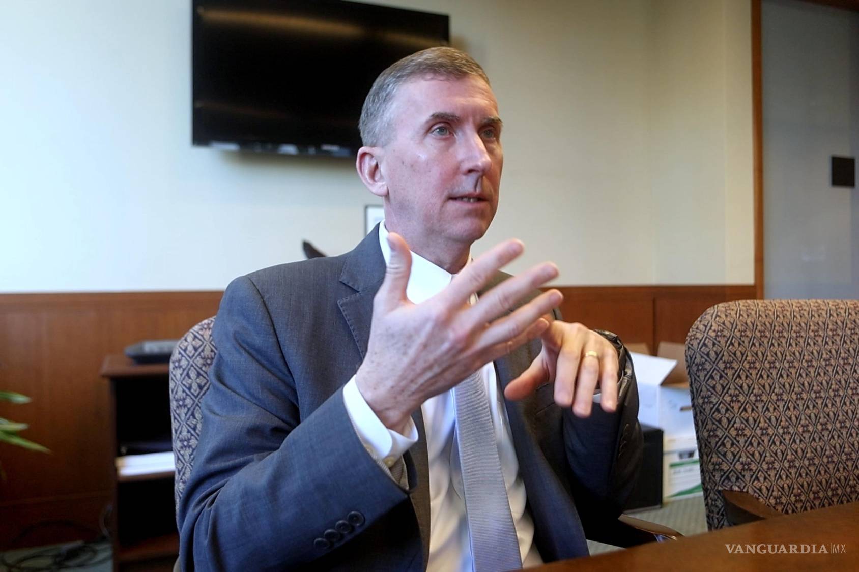 $!E exjuez de inmigración y actual Primer Fiscal Auxiliar de los EU, Charles Neil Floyd en las oficinas del Distrito Oeste de Washington en Seattle.