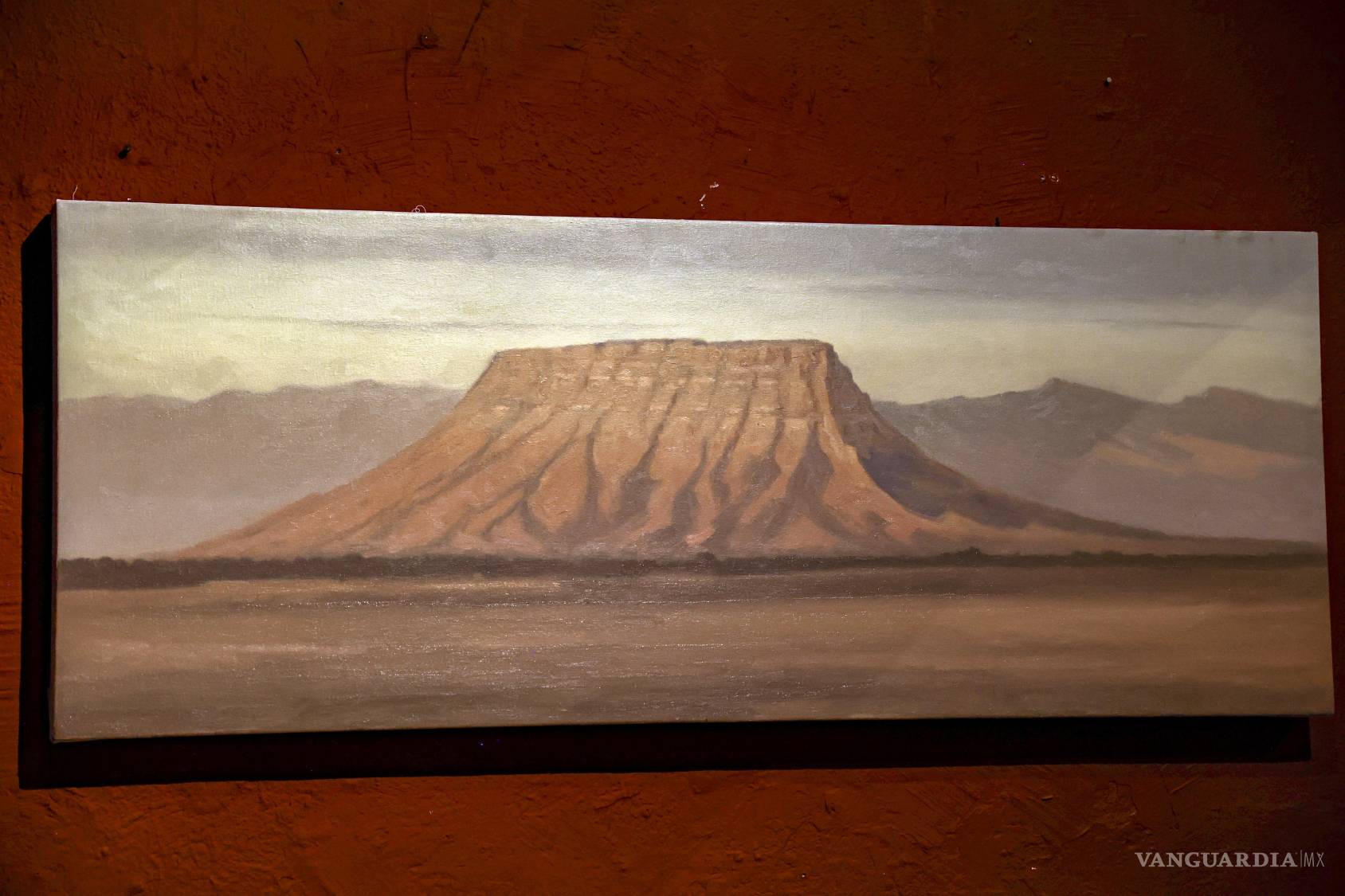 $!Lo abstracto y lo realista conviven en los paisajes de Carlos Farías en el Cerdo de Babel