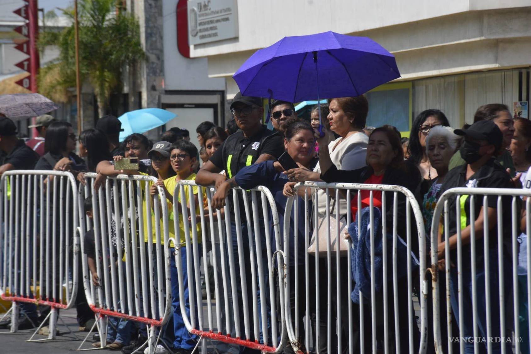 $!Gran afluencia de los saltillenses se vio en el lugar.