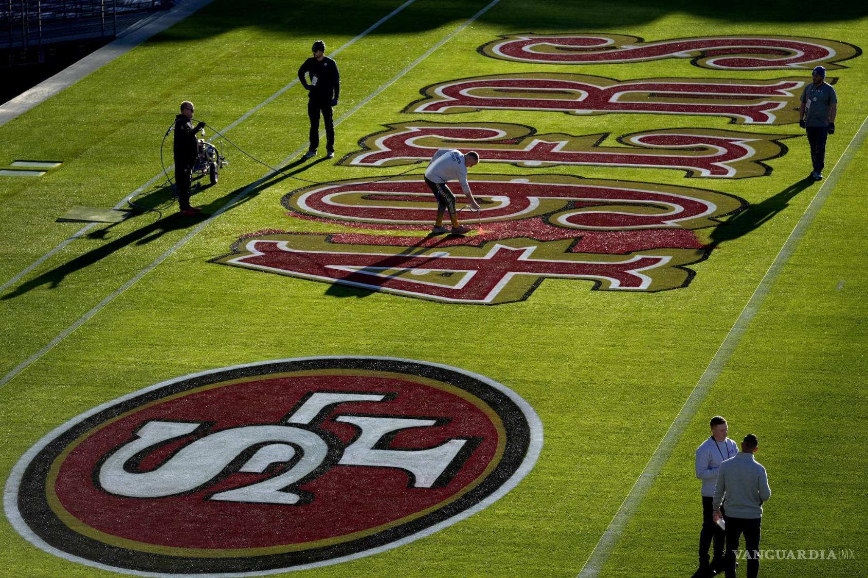 $!El Allegiant Stadium ya se está preparando para la visita de los 49ers de San Francisco y los Chiefs de Kansas City.