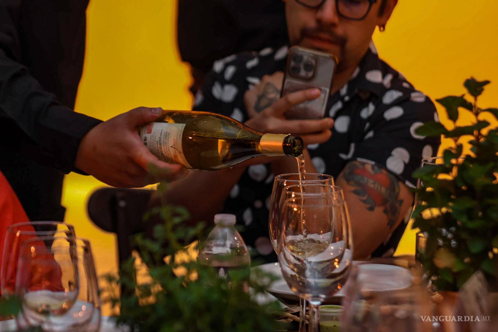 $!Un Éxito han sido las cenas maridajes de Vive tu Centro, como la que se vivió en el museo de la Revolución y donde Las Delicias de mi General fueron los encargados de presentar los alimentos.