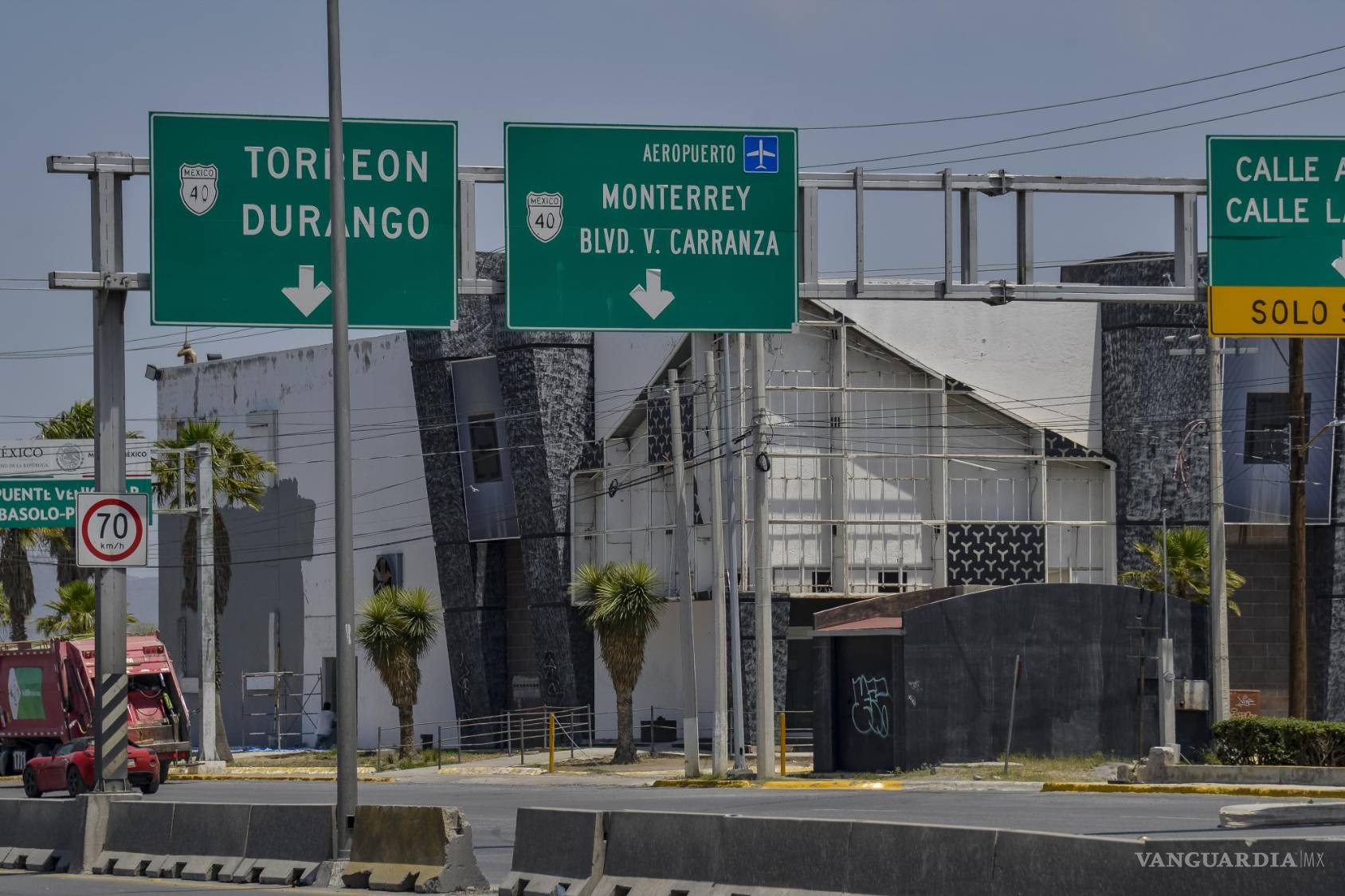 $!Autoridades municipales de Saltillo aún no han recibido trámites formales para la remodelación del edificio que fue blanco de ataques armados en el pasado.