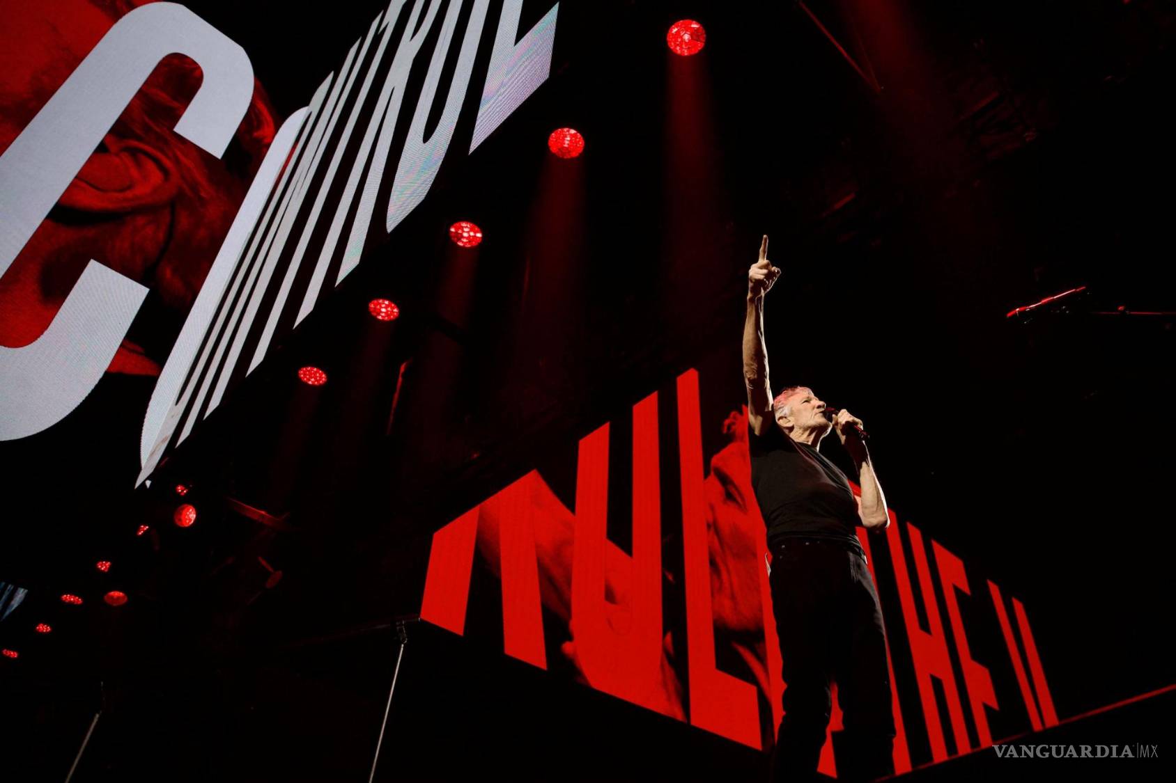 $!Con la poco conocida pero sólida “Two suns in the sunset” le convoca, junto con Bladimir Putin, a detener el conflicto en Ucrania, guerra de la cual bien conoce sus causas.