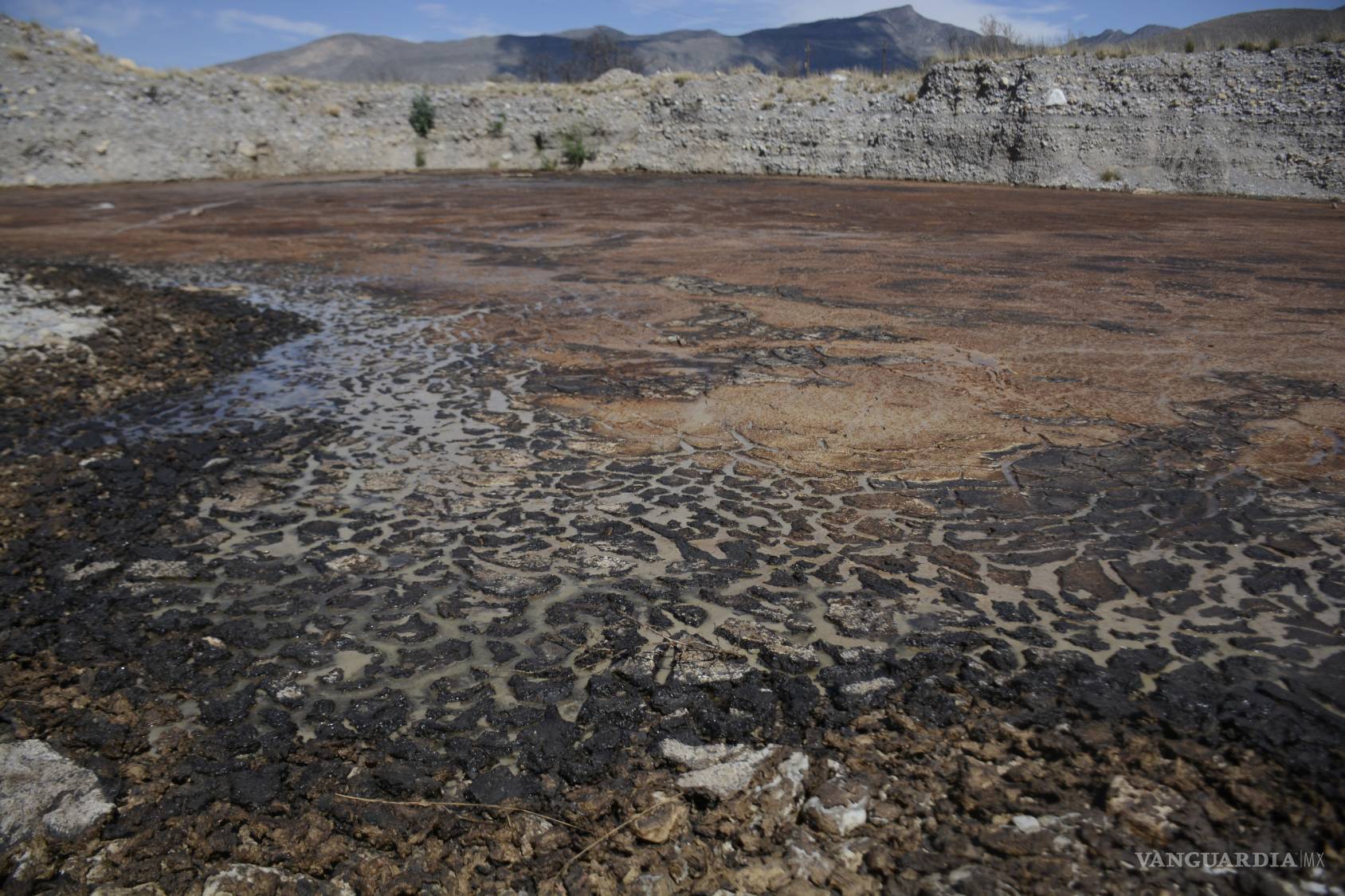 $!‘Jugosa’, sin permisos ecológicos, contamina… y ni a quién le importe
