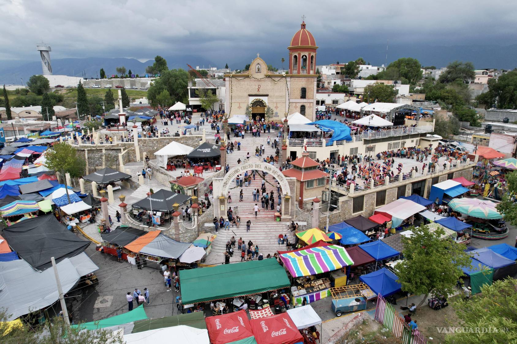 $!Miles de ciudadanos acudieron a los festejos de la iglesia del Ojo de Agua.