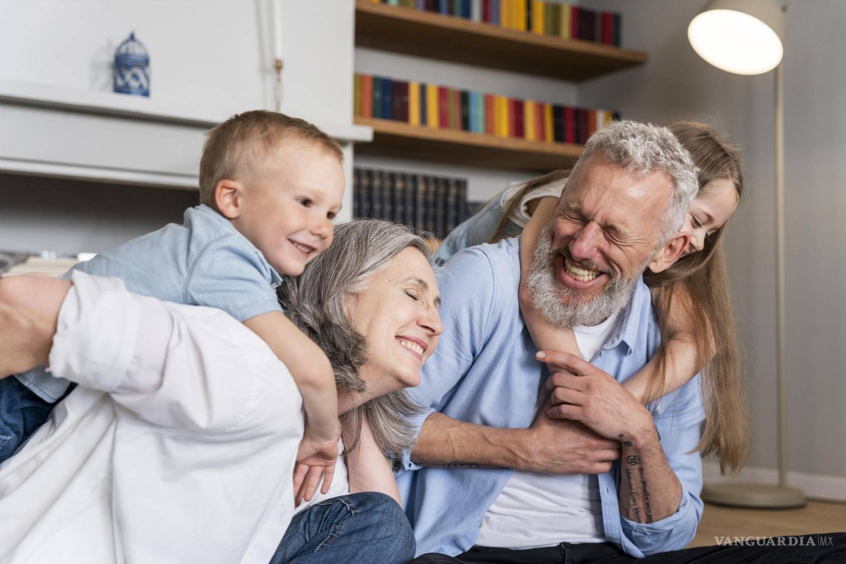 $!En su libro, M. T. Connolly propone cambiar el discurso cultural entorno al envejecimiento.